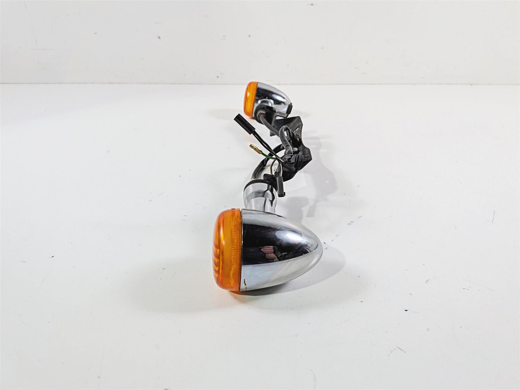 2006 Suzuki VL800 C50 Boulevard Front Blinkers & Mount Bar 35601-41FB1 {{ shop.shopifyCountryName }} - Mototech271