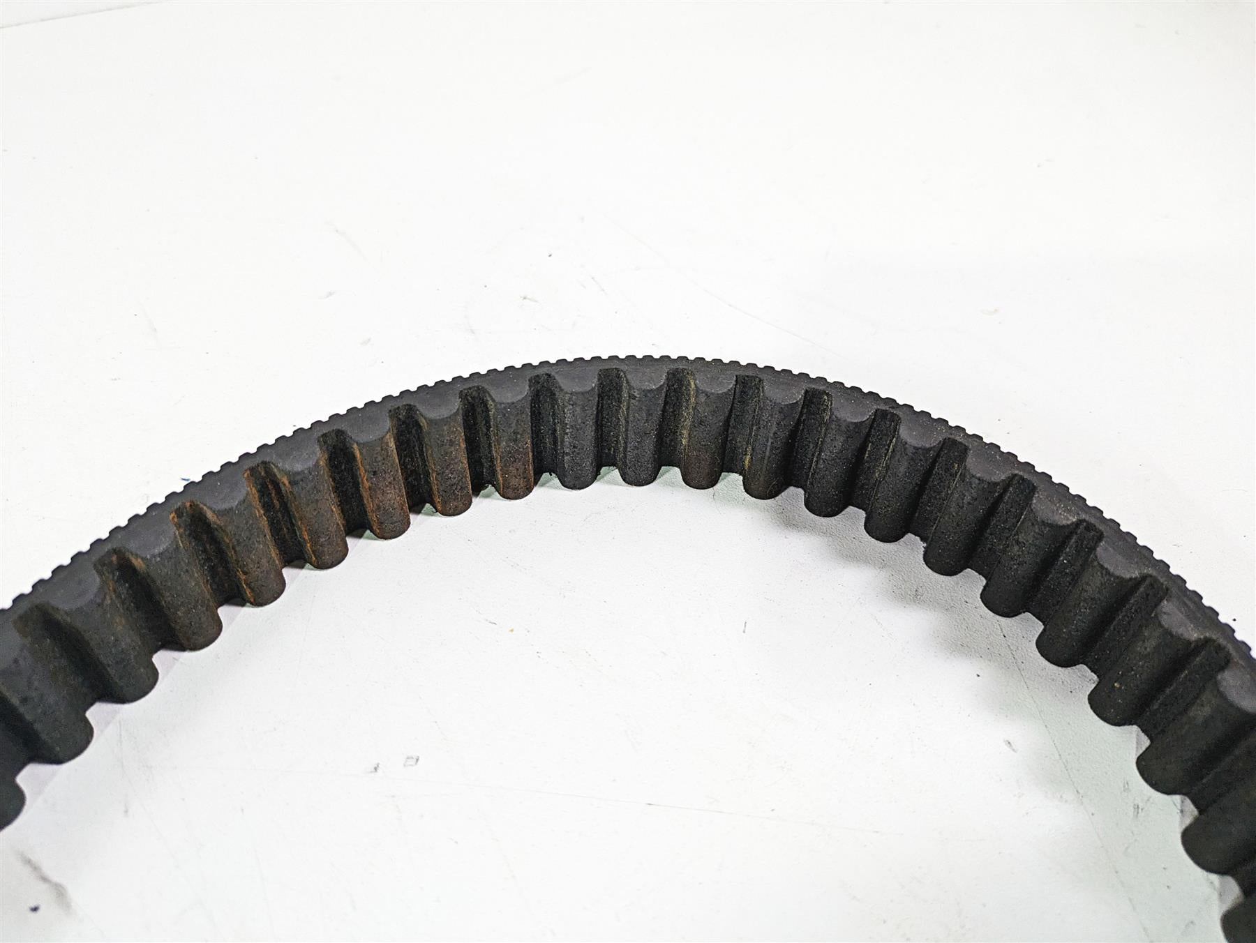 2002 Harley FLSTC Softail Heritage Classic Rear Drive Belt 135T 1 1/8" 40307-00B {{ shop.shopifyCountryName }} - Mototech271