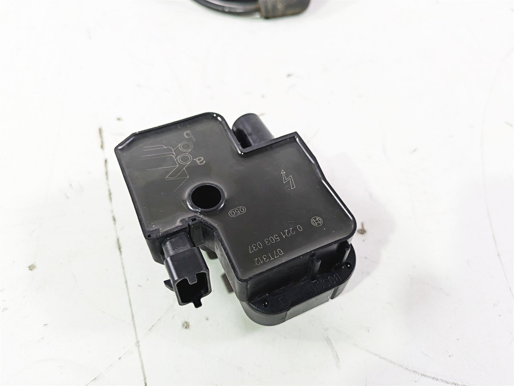 2008 Aprilia RSVR 1000 Factory Ignition Coils + Wiring & Plugs Set AP0266070 {{ shop.shopifyCountryName }} - Mototech271