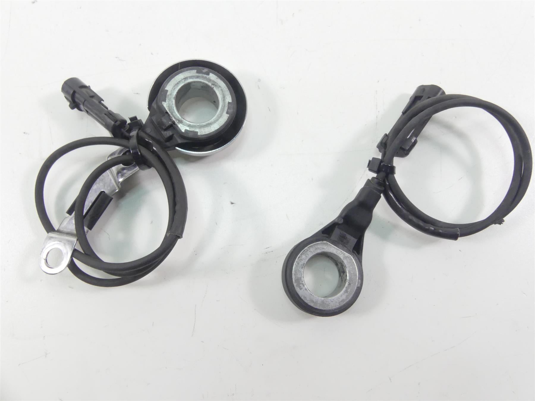 2009 Harley FLHTCU SE4 CVO E-Glide Abs Brake Wheel Speed Sensor Set 40614-08 {{ shop.shopifyCountryName }} - Mototech271