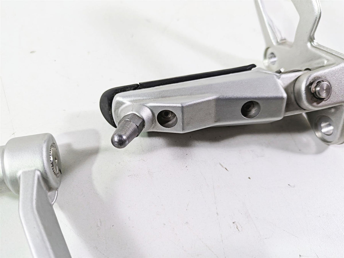 2012 BMW R1200R K27 Left Rider Footpeg & Shifter Set 46717700913 23417671065 {{ shop.shopifyCountryName }} - Mototech271