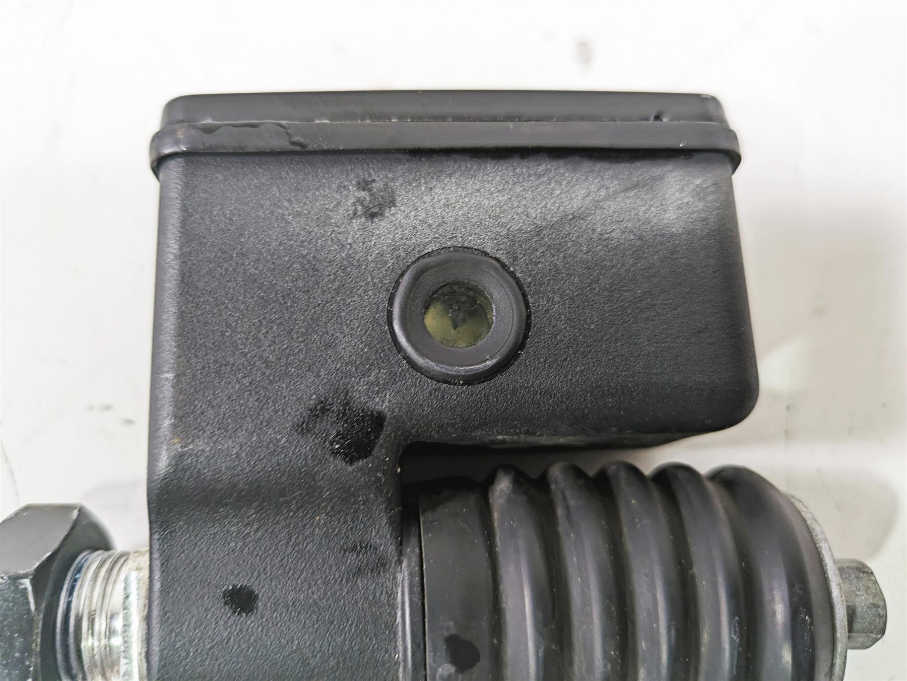 2003 Harley Dyna FXDL Low Rider 100TH Rear Brake Master Cylinder 42474-90C {{ shop.shopifyCountryName }} - Mototech271