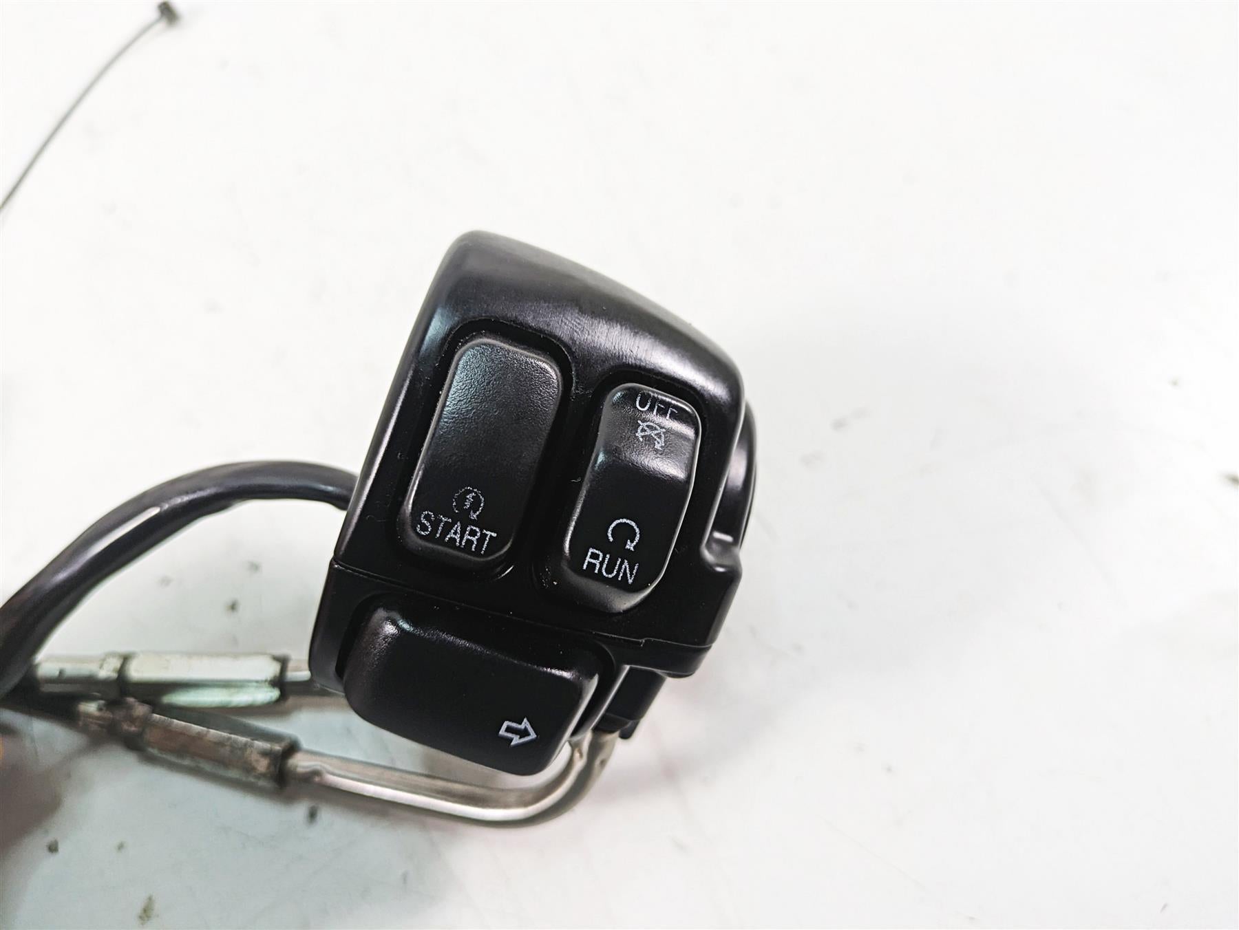 2000 Harley FXSTS Softail Springer Right Hand Control Switch 71684-06A 71621-08 {{ shop.shopifyCountryName }} - Mototech271
