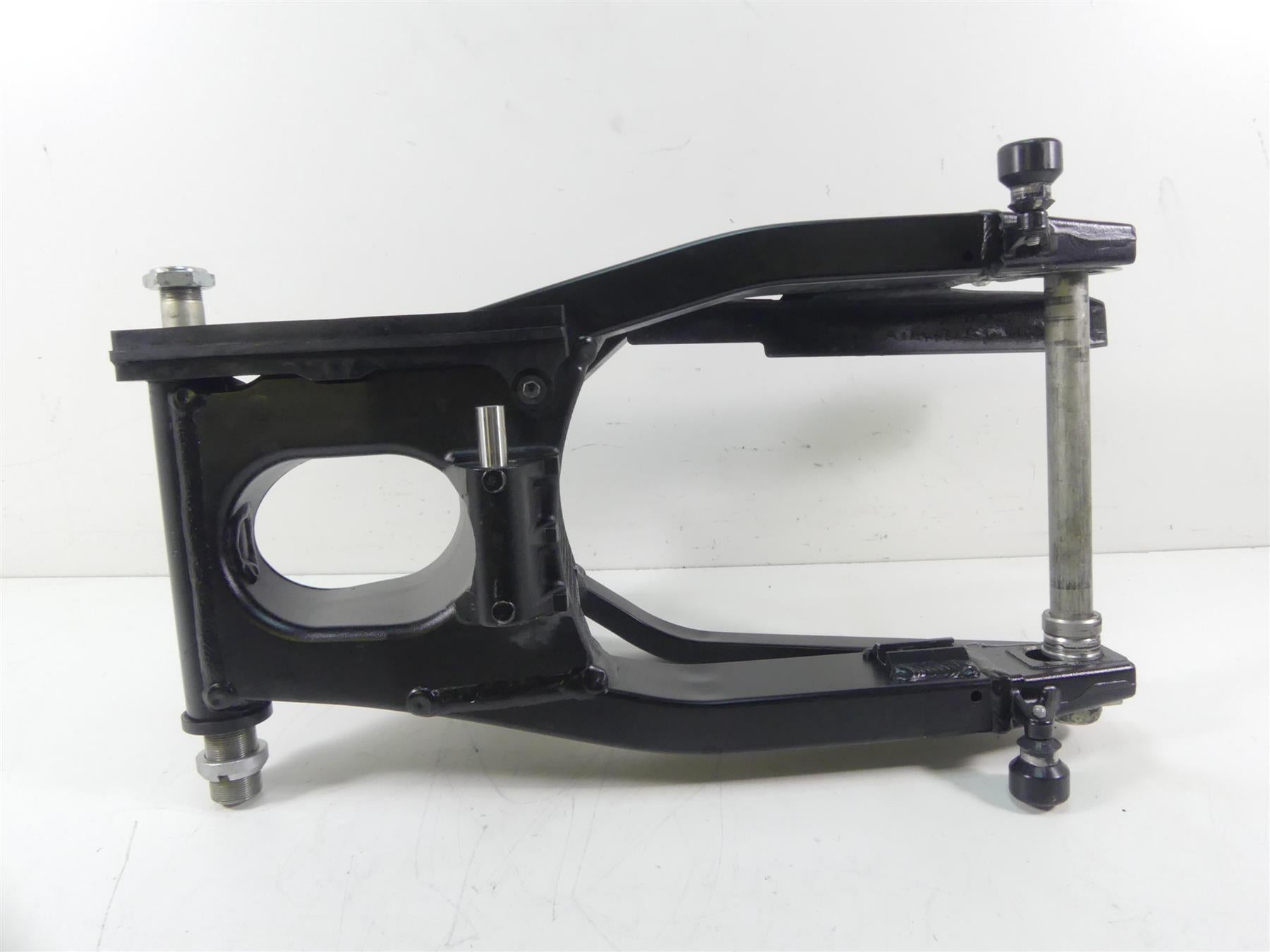 2020 Suzuki GSX1300 R Hayabusa Rear Swingarm Swing Arm + Axle 61000-24F50-YAP {{ shop.shopifyCountryName }} - Mototech271