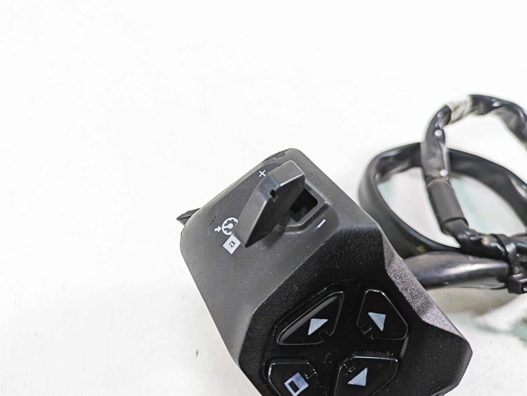 2021 Aprilia RS660 Left Hand Turn Signal Menu Cruise Control Switch 2D000548 {{ shop.shopifyCountryName }} - Mototech271