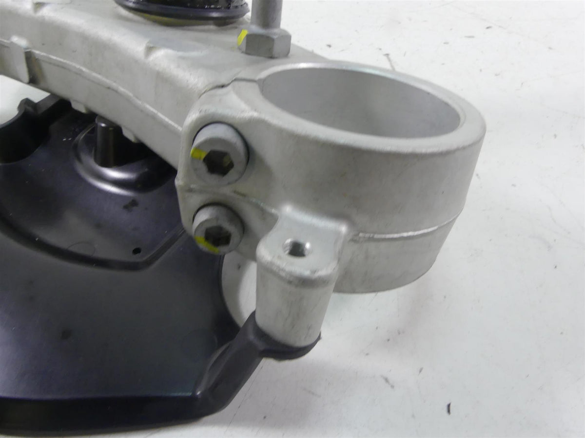 2021 Aprilia RS 660 Lower Triple Tree Steering Clamp Yoke 53mm 2B005255 {{ shop.shopifyCountryName }} - Mototech271