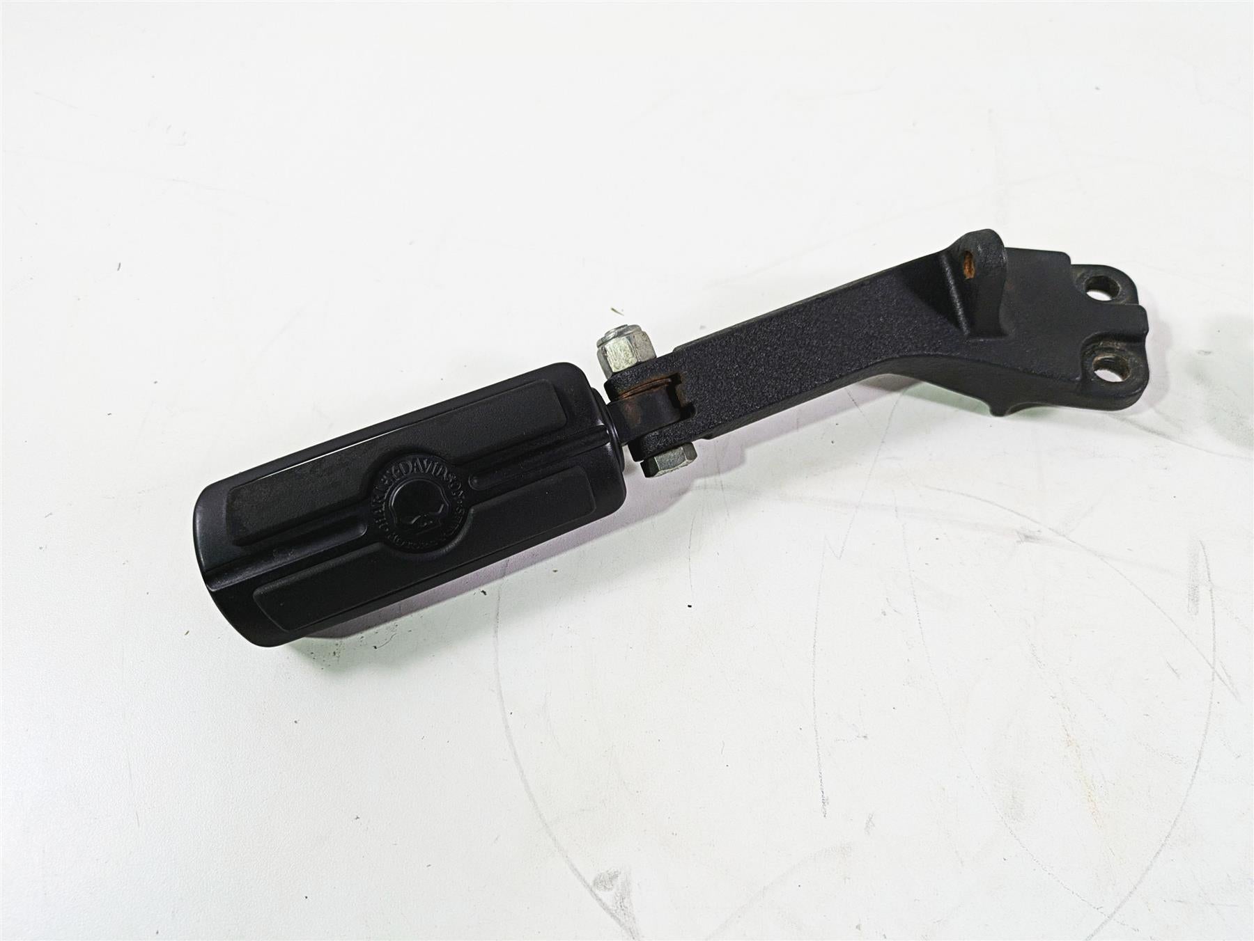 2016 Harley FXDL Dyna Low Rider Rear Passenger Footpegs Willie G Skull 49224-06A {{ shop.shopifyCountryName }} - Mototech271