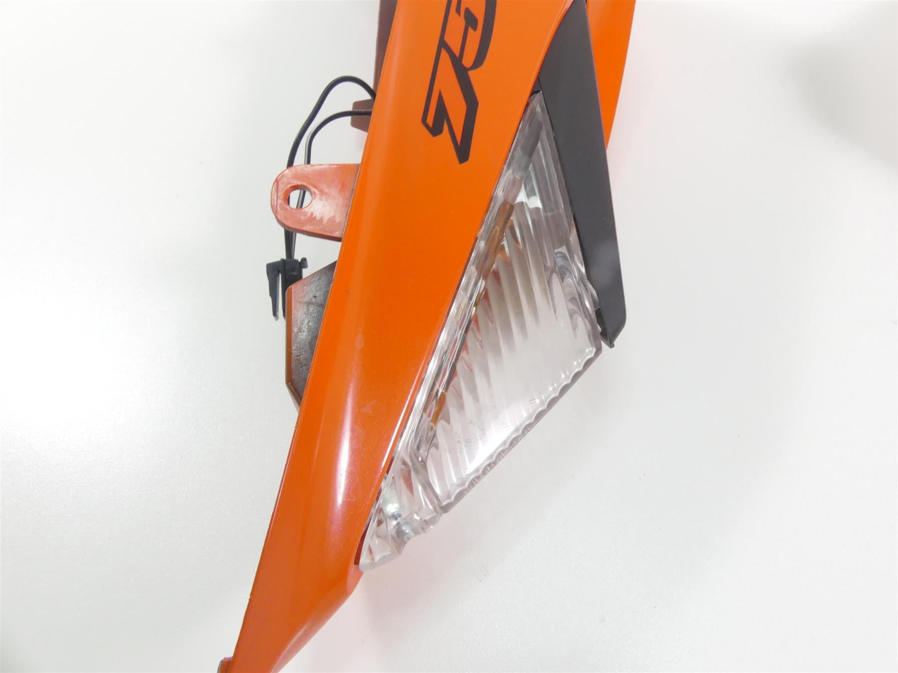 2022 Suzuki GSXR750 Rear Tail Fairing Turn Signal Set -Read 47100-15J10-QRE {{ shop.shopifyCountryName }} - Mototech271