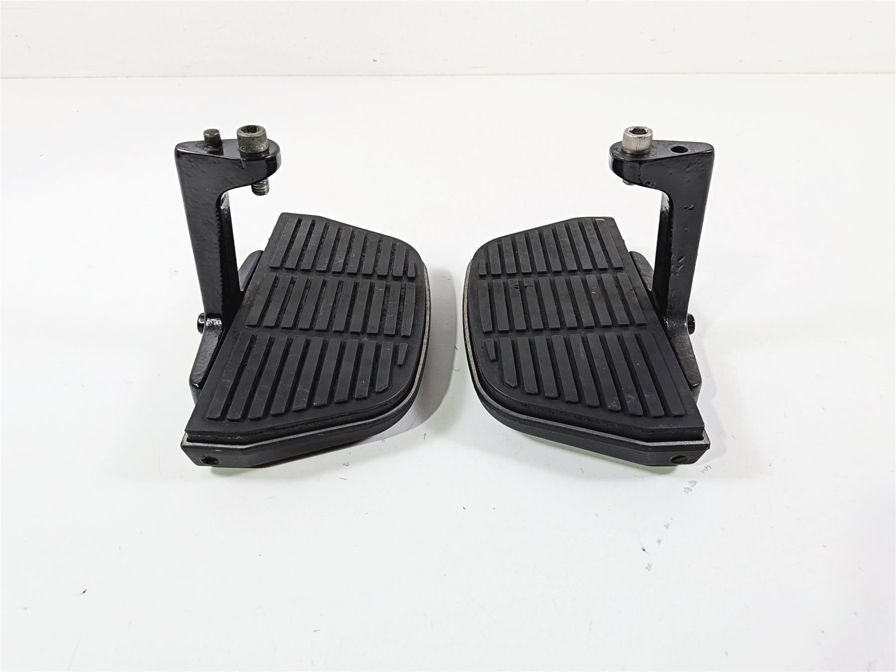 1993 Harley Touring FLHTCU Electra Glide Rear Passenger Floor Board Set 52719-93 {{ shop.shopifyCountryName }} - Mototech271