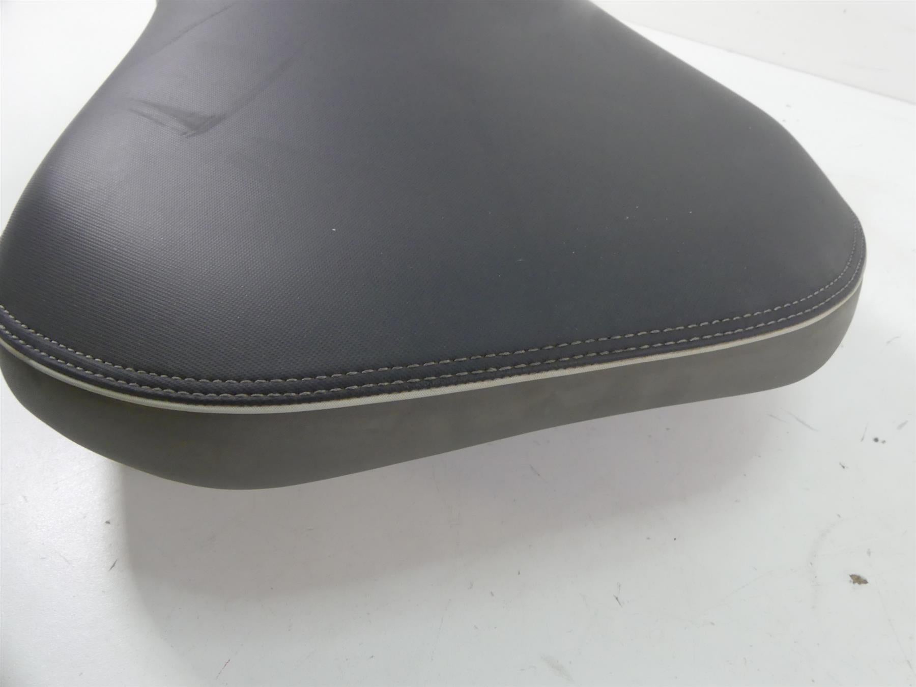 2014 BMW R1200GS K50 Front Rider Driver Saddle Seat + Mounting 52538532736 {{ shop.shopifyCountryName }} - Mototech271