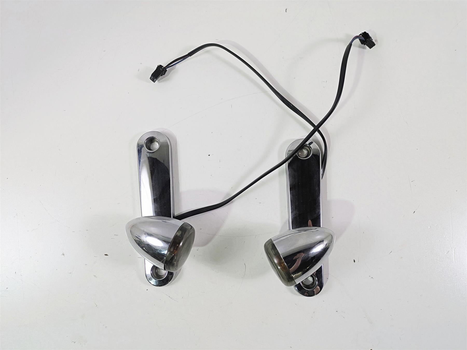 2010 Harley Touring FLHXSE CVO Street Glide Front Blinker & Mount Set 69278-06