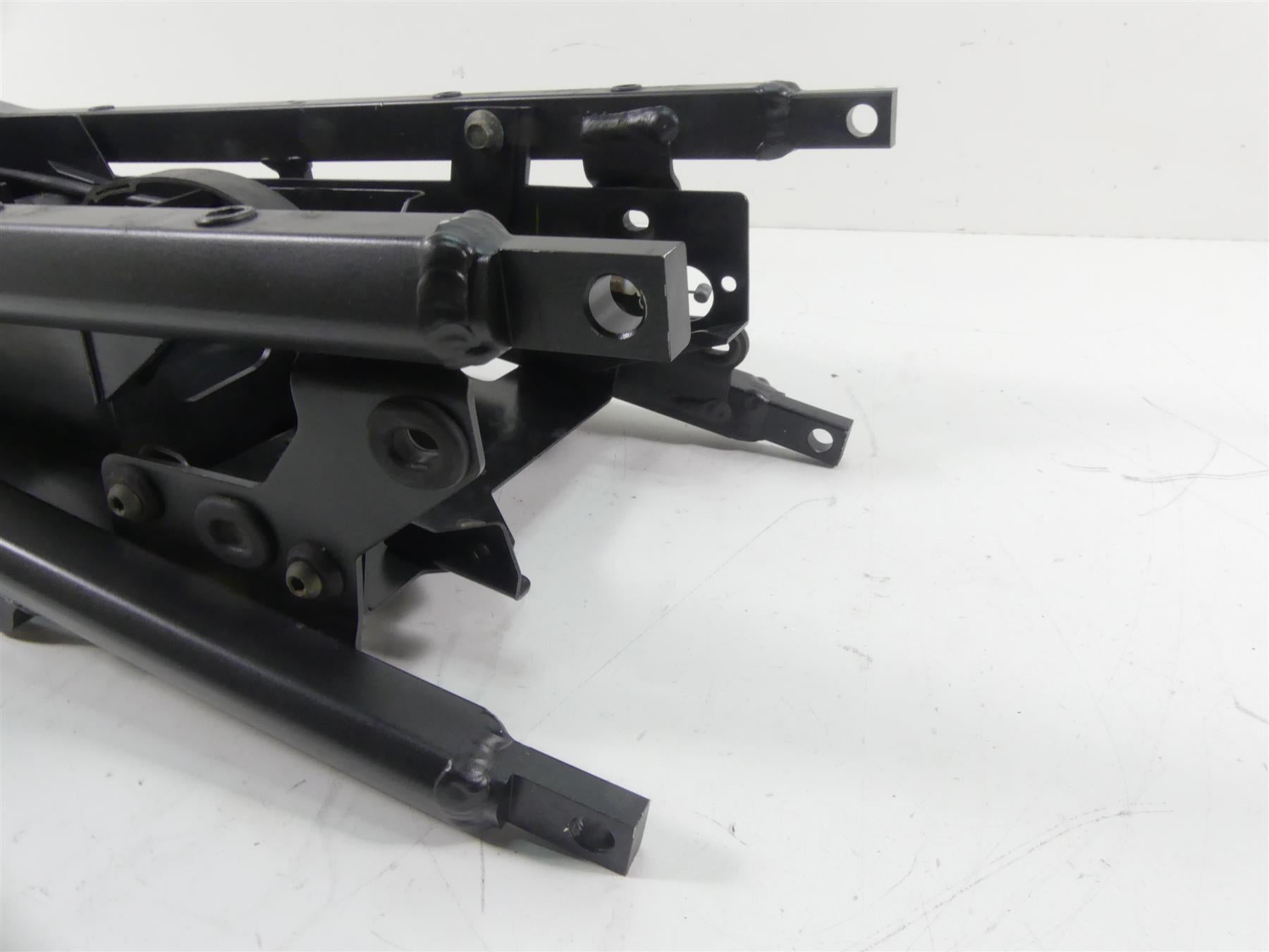 2007 Yamaha FZ1 Fazer Rear Sub Frame Subframe & Inner Fender 2D1-21190-01-P0 {{ shop.shopifyCountryName }} - Mototech271
