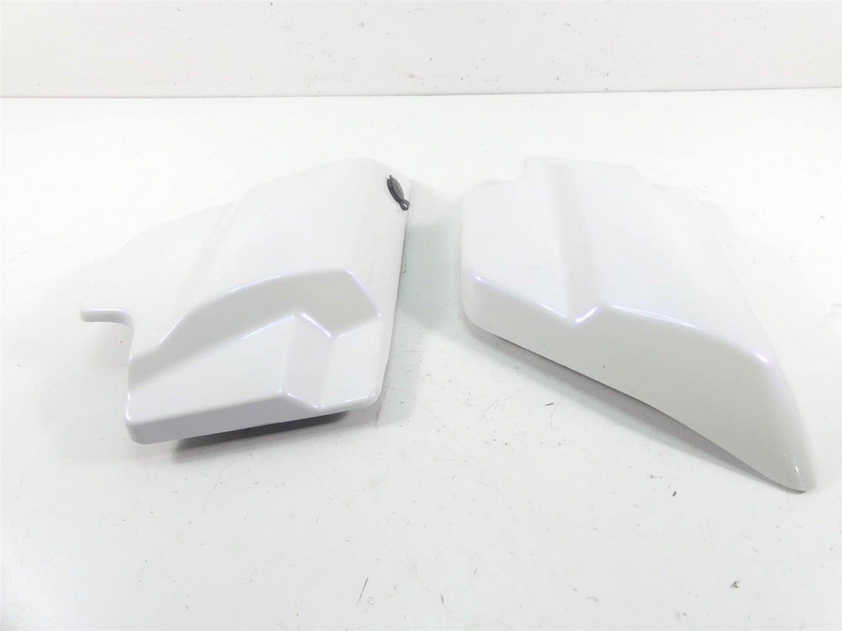 2010 Harley Touring FLHRC Road King Side Cover White Ice Pearl 66250-09 {{ shop.shopifyCountryName }} - Mototech271
