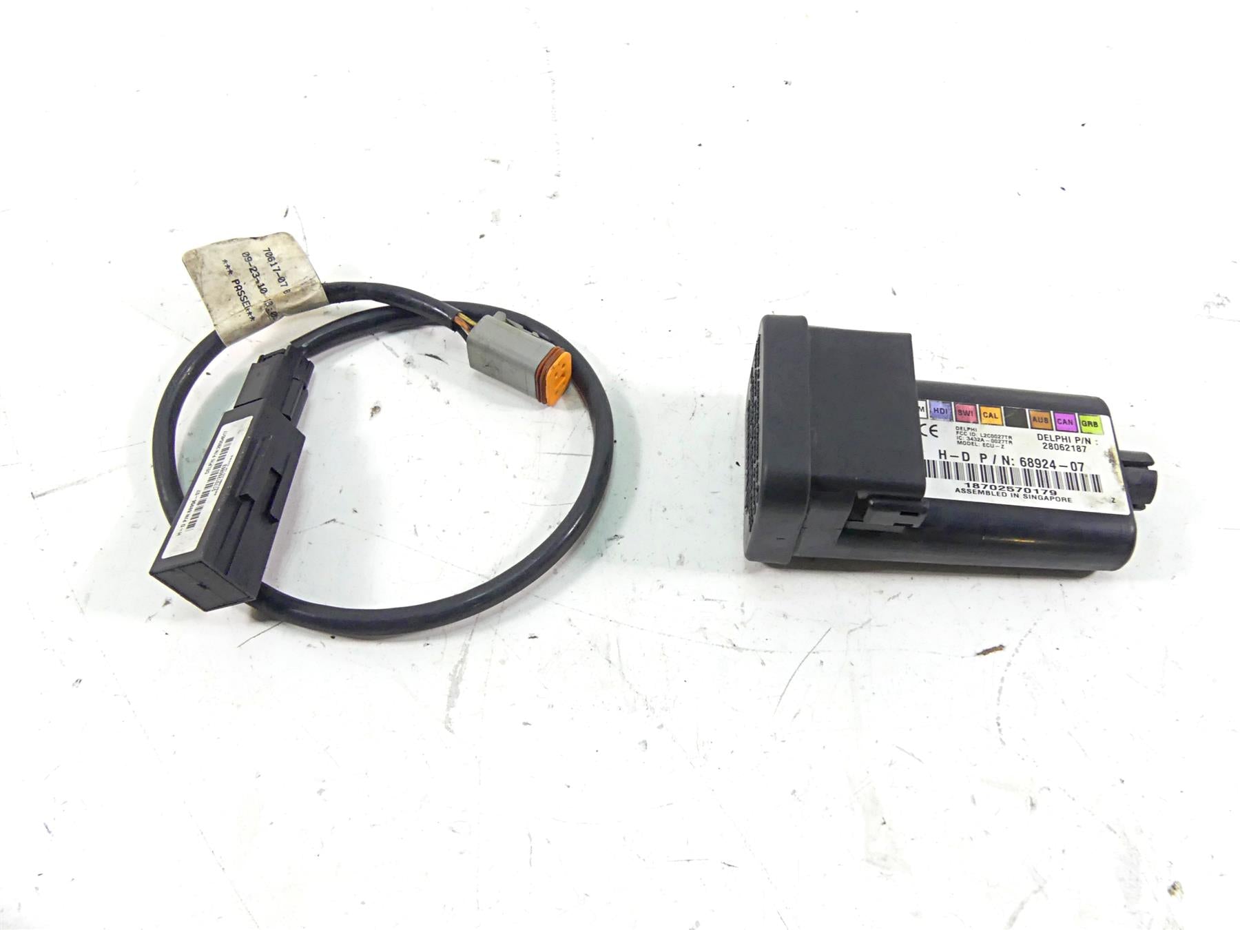2011 Harley Touring FLTRX Road Glide Tssm Turn Signal Security Module 68924-07 | Mototech271