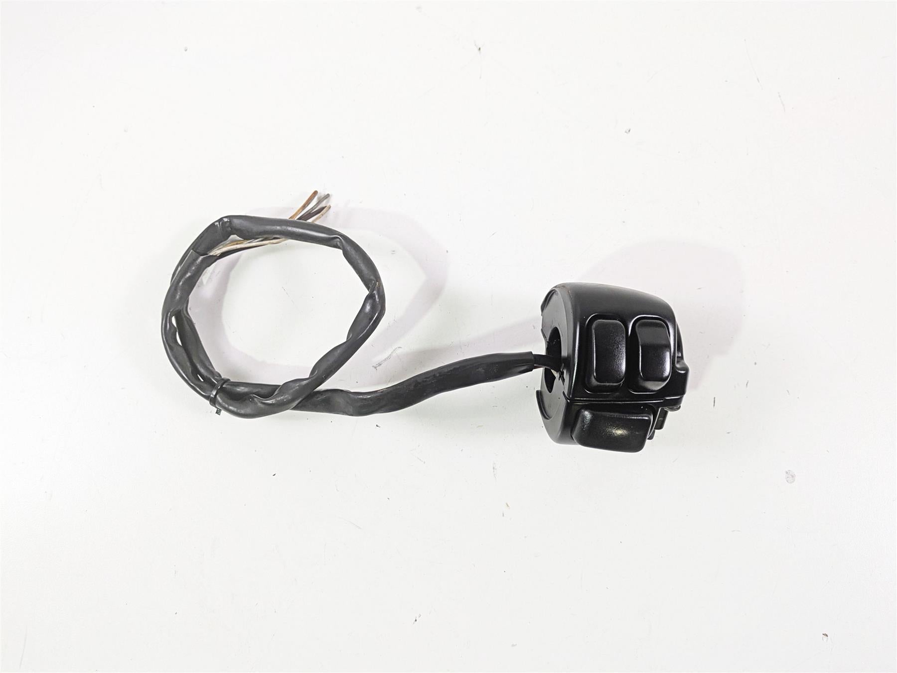 2010 Harley Dyna FXDB Street Bob Right Hand Control Switch 71684-06A