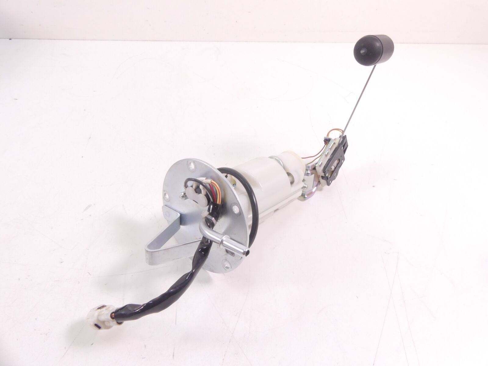 2018 Suzuki GSXR750 Fuel Gas Petrol Pump 2K - Tested 15100-14J01 {{ shop.shopifyCountryName }} - Mototech271