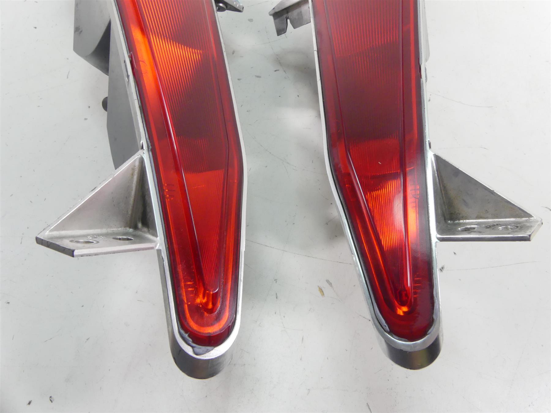 2011 Victory Vision Tour Taillight Tail Light Lamp Lens Set 2410669 2410621 {{ shop.shopifyCountryName }} - Mototech271