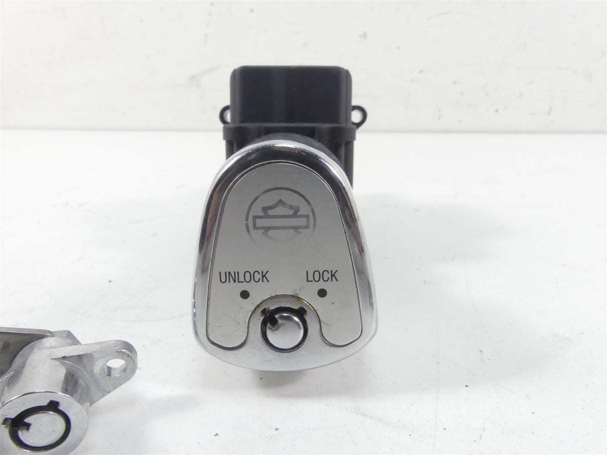 2013 Harley Touring FLTRX Road Glide Ignition Switch Key Lock Set 71572-06 {{ shop.shopifyCountryName }} - Mototech271