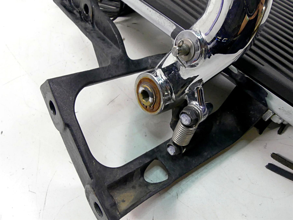 2019 Indian Chieftain Classic Right Floor Board + Brake Pedal 1019310 1023250 {{ shop.shopifyCountryName }} - Mototech271