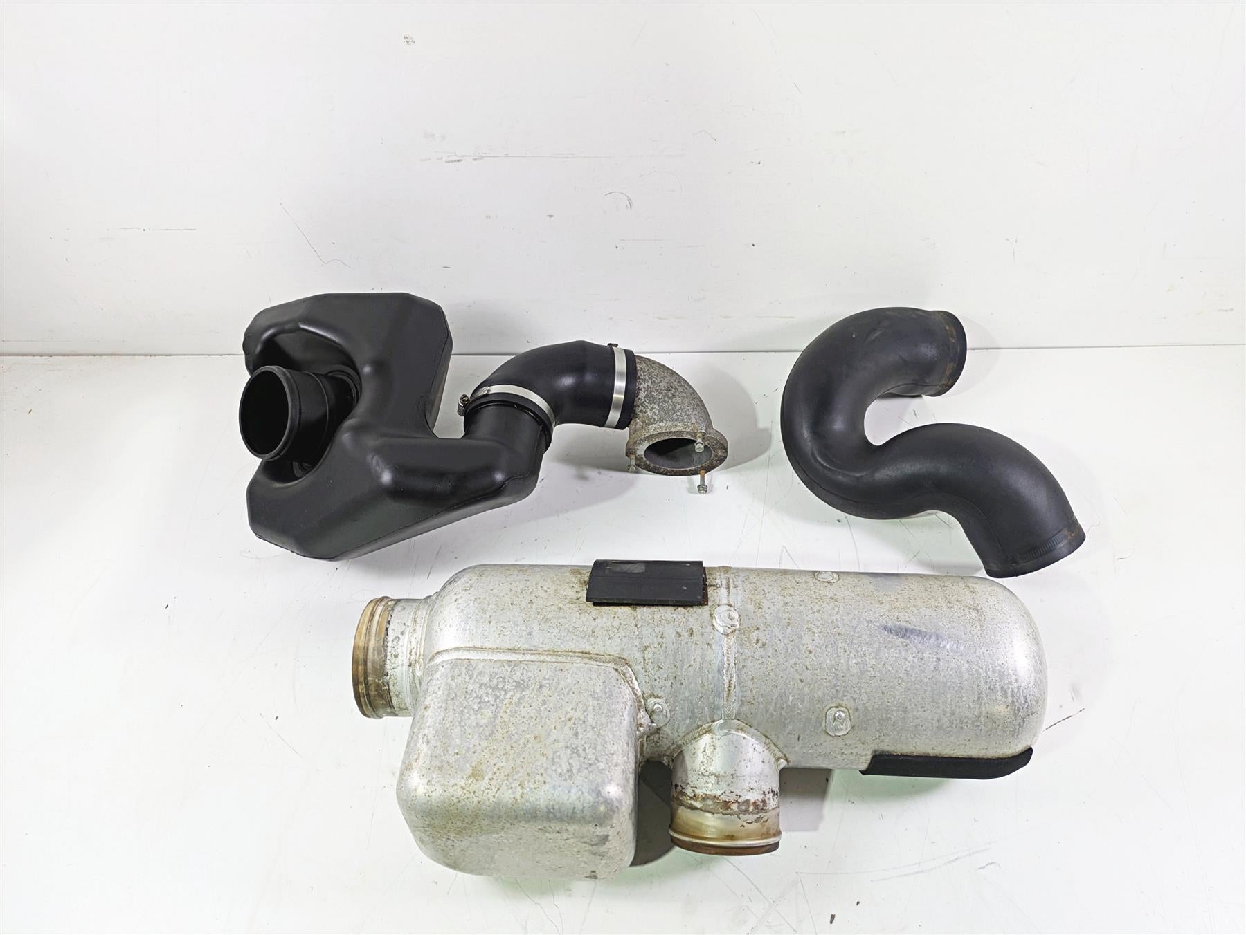 2006 Yamaha GP1300R Waverunner Exhaust Muffler & Resonator F1G-67550-10-00 {{ shop.shopifyCountryName }} - Mototech271