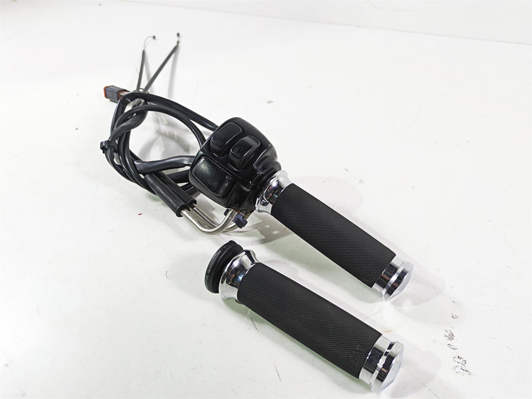 2003 Harley FLSTC Softail Heritage 100th Right Hand Control Switch 71684-06A {{ shop.shopifyCountryName }} - Mototech271