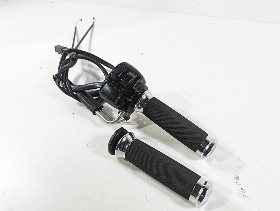 2003 Harley FLSTC Softail Heritage 100th Right Hand Control Switch 71684-06A {{ shop.shopifyCountryName }} - Mototech271