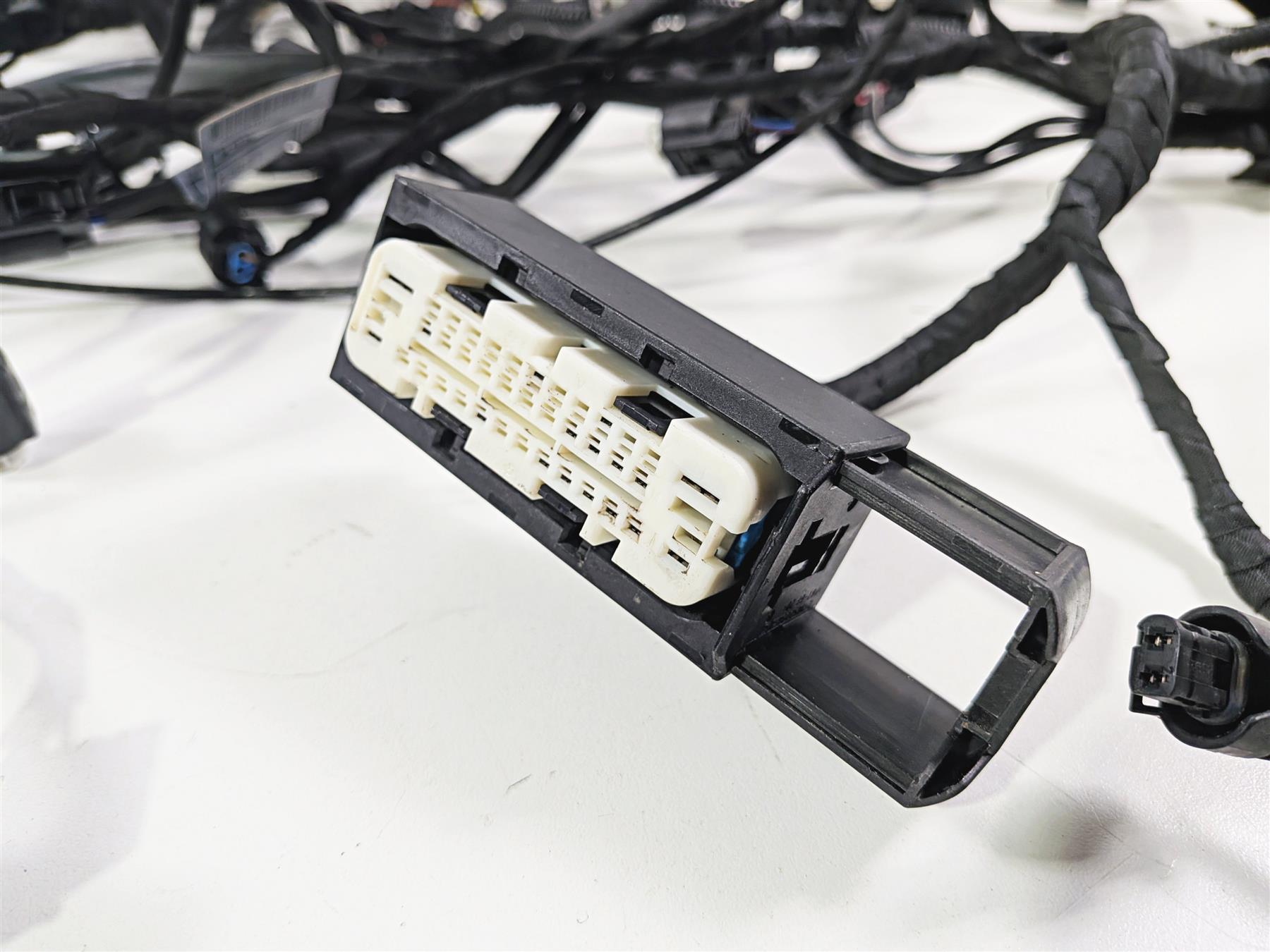 2016 BMW R1200RT RT RTW K52 Main & Engine Wiring Harness 61118562118 {{ shop.shopifyCountryName }} - Mototech271