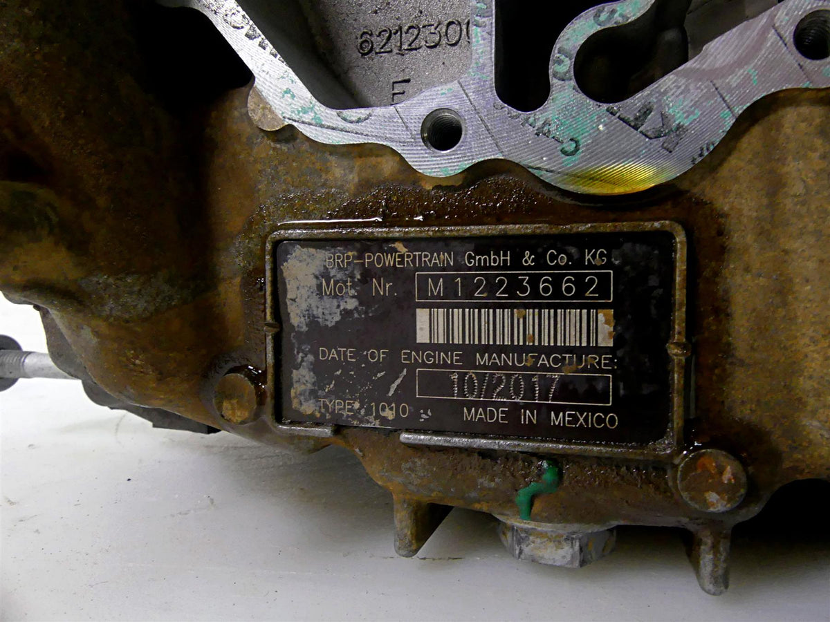 2018 Can Am Commander 1000R XT Engine Bottom End Crankcase Crank Case 420686416 {{ shop.shopifyCountryName }} - Mototech271