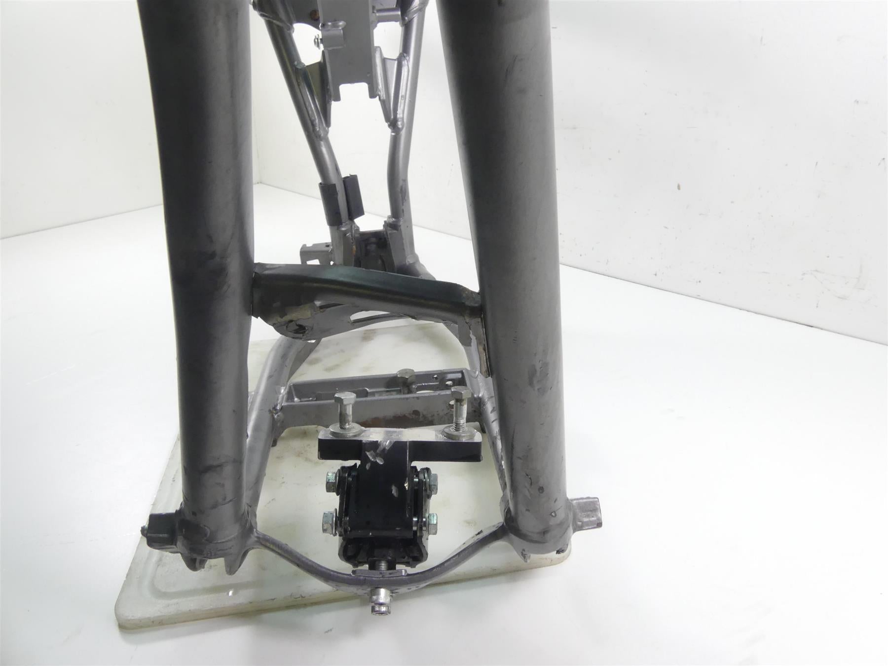 2009 Harley Dyna FXDF SE CVO Fat Bob Bent Main Frame Chassis With Clean Tennessee Title 47281-09CYW | Mototech271