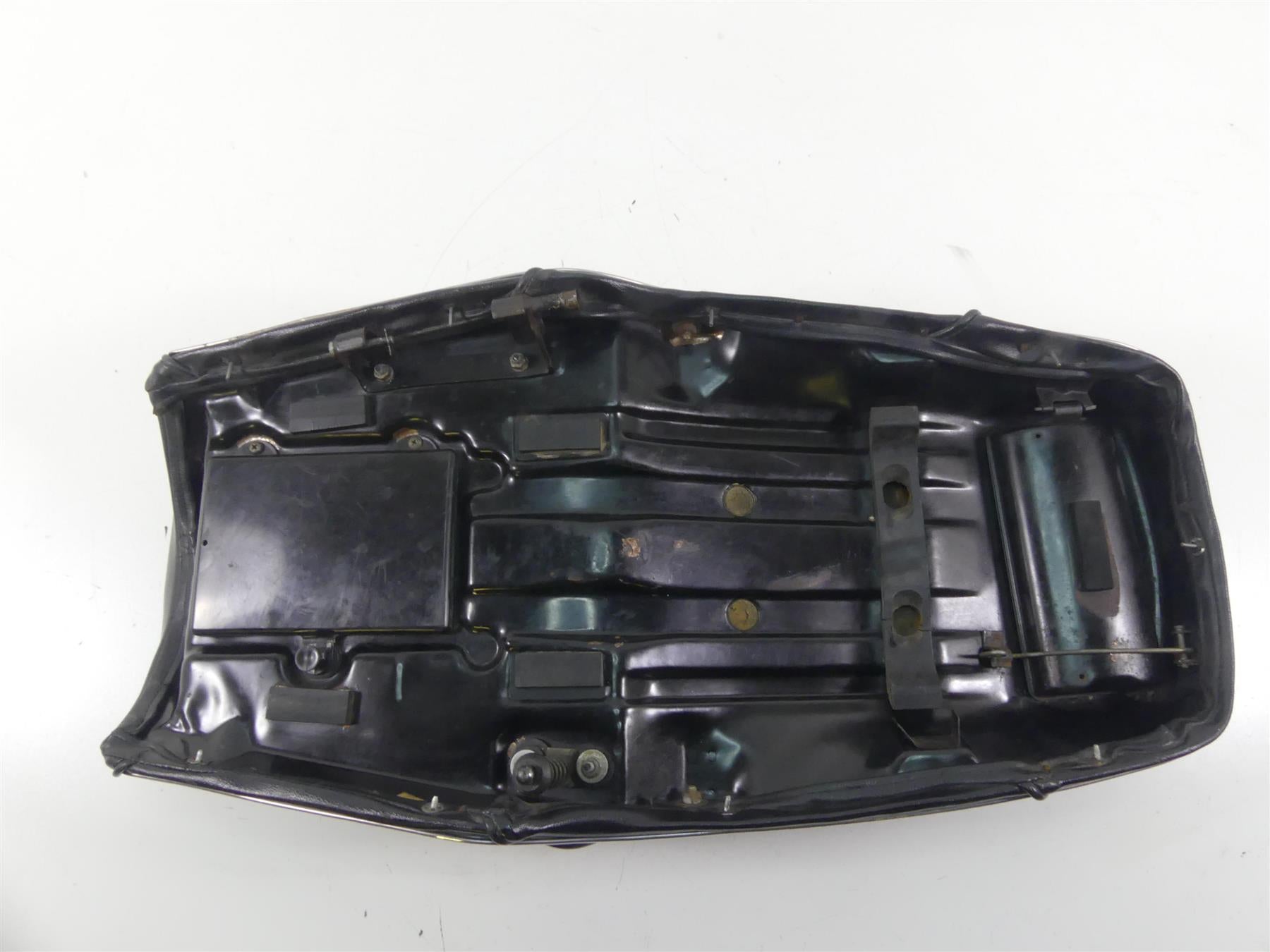 1977 Honda CB750 A Four Hondamatic Seat Saddle 77200-393-772 77200-393-781 {{ shop.shopifyCountryName }} - Mototech271