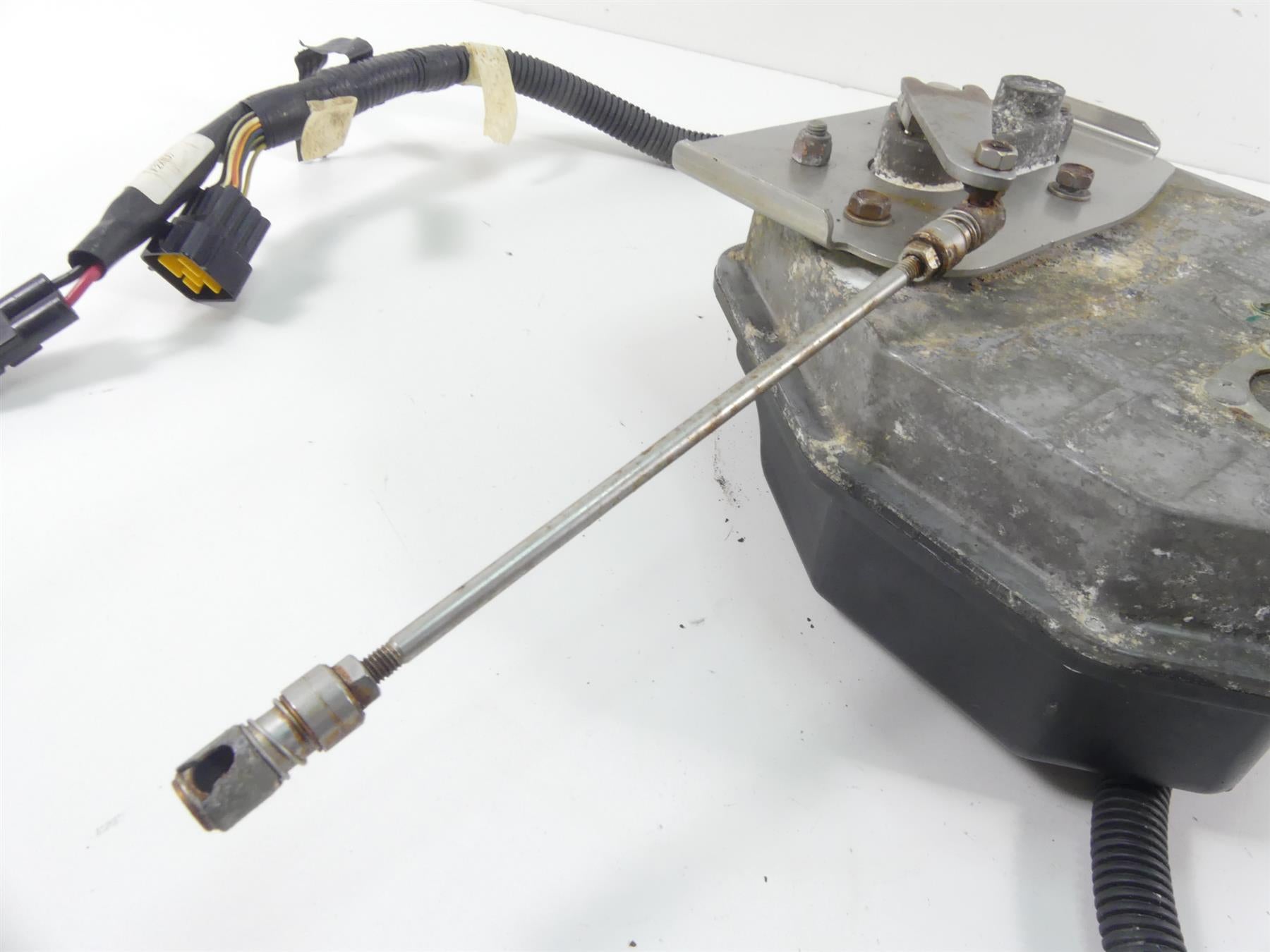 2015 Yamaha Waverunner Cruiser VX1100 Reverse Trim Motor & Box F2X-6140B-00-00 {{ shop.shopifyCountryName }} - Mototech271