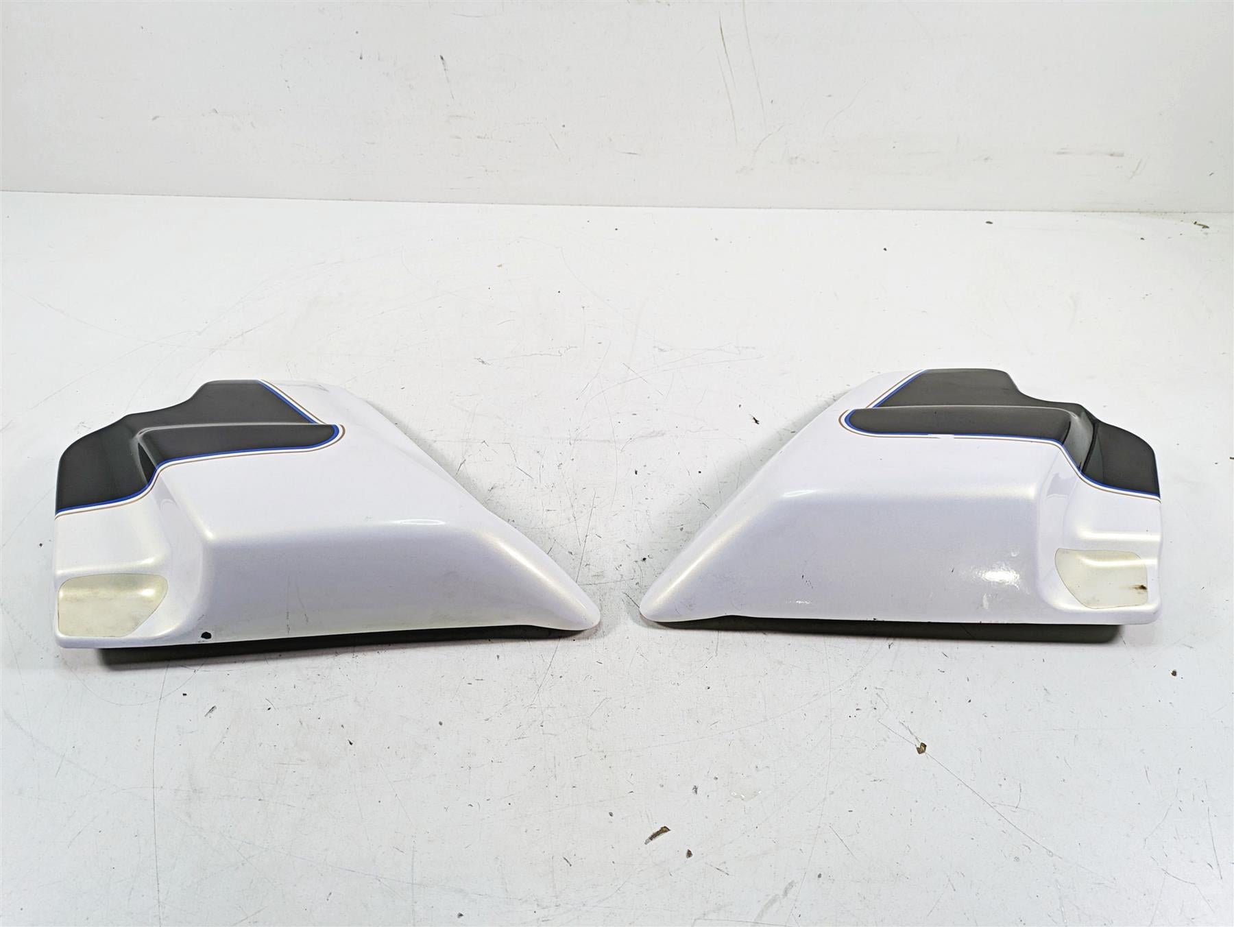 2008 Harley FLHTCU Electra Glide Side Cover Fairing Set 66250-97 66048-97 {{ shop.shopifyCountryName }} - Mototech271