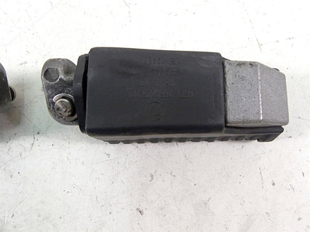 2009 BMW R1200 GS K25 Rear Footpeg Foot Rest Set 46712310403 46712310404 {{ shop.shopifyCountryName }} - Mototech271