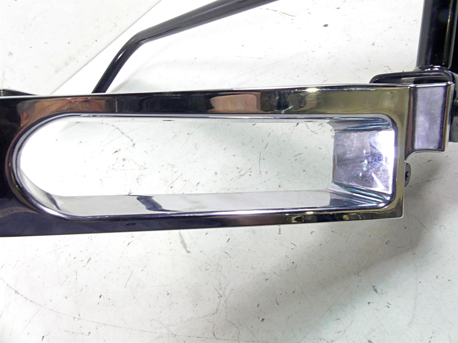 2015 Harley Touring FLHXS Street Glide Right Chrome Saddlebag Support 90200499 {{ shop.shopifyCountryName }} - Mototech271