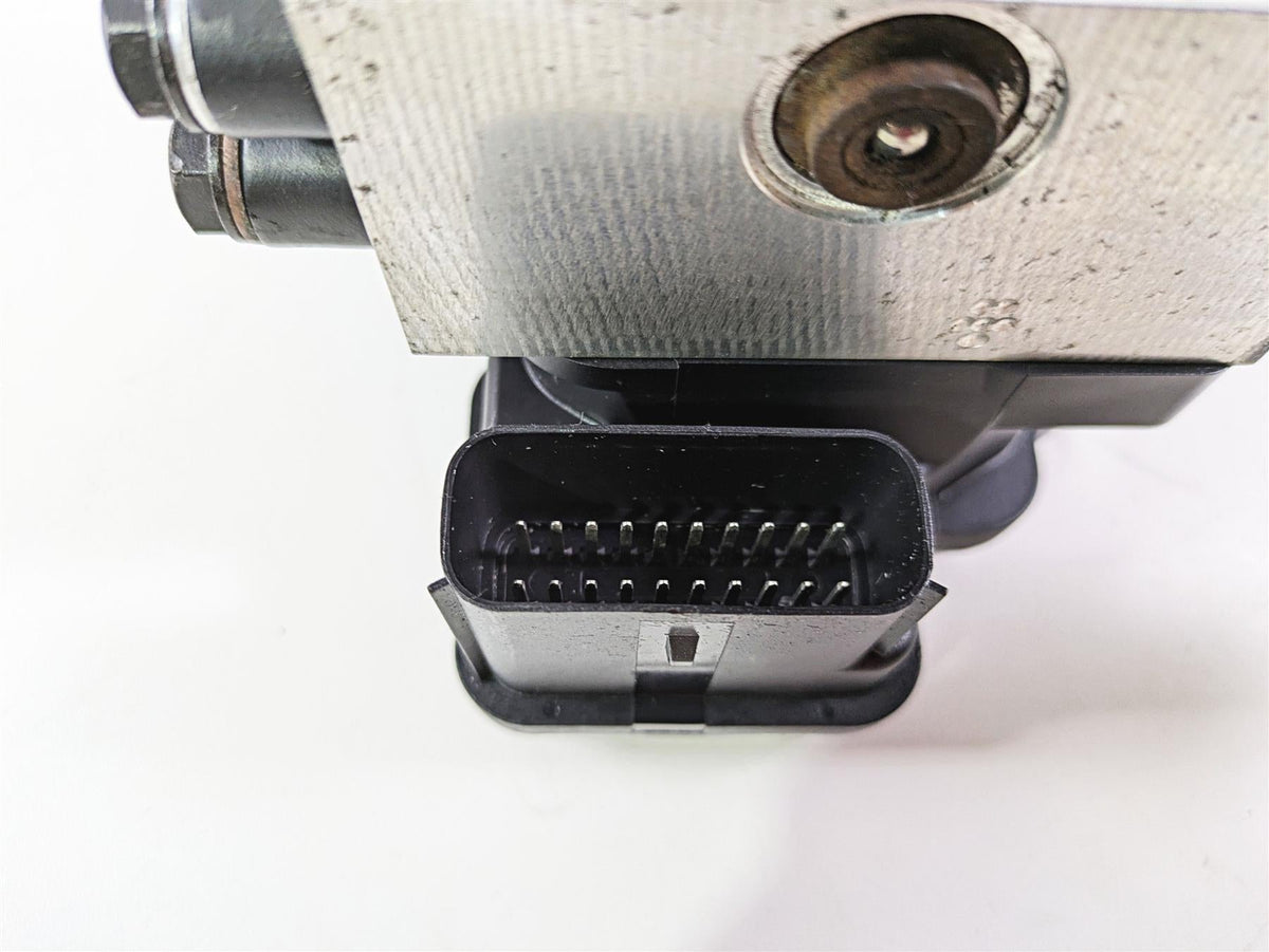 2010 Harley Touring FLHTK Electra Glide Abs Brake Pump Unit Module 40601-08A {{ shop.shopifyCountryName }} - Mototech271