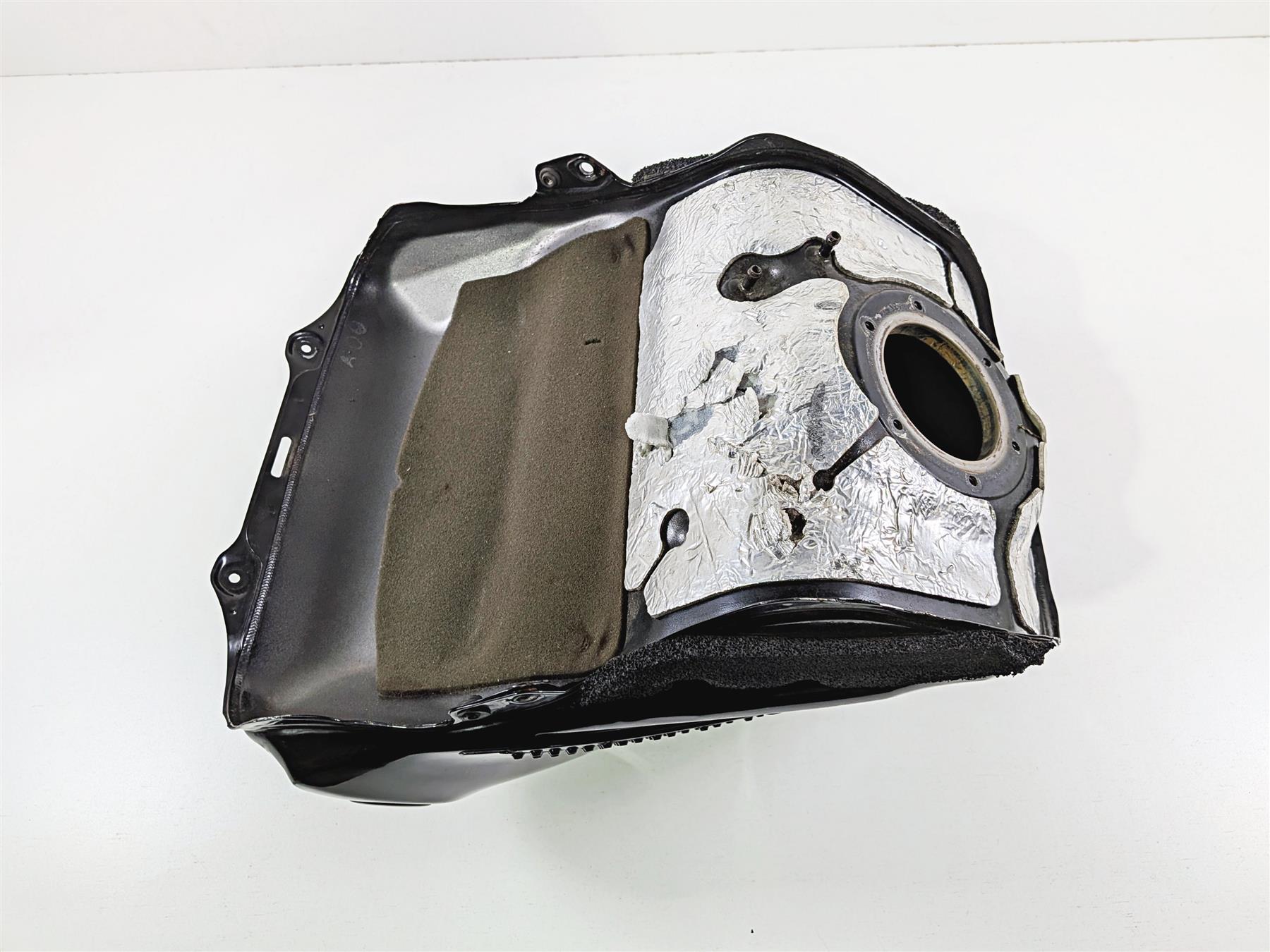 2008 Yamaha YZF R1 RN19 Oem Fuel Gas Petrol Tank -Dent On Left Side 4C8-YK241-00 {{ shop.shopifyCountryName }} - Mototech271