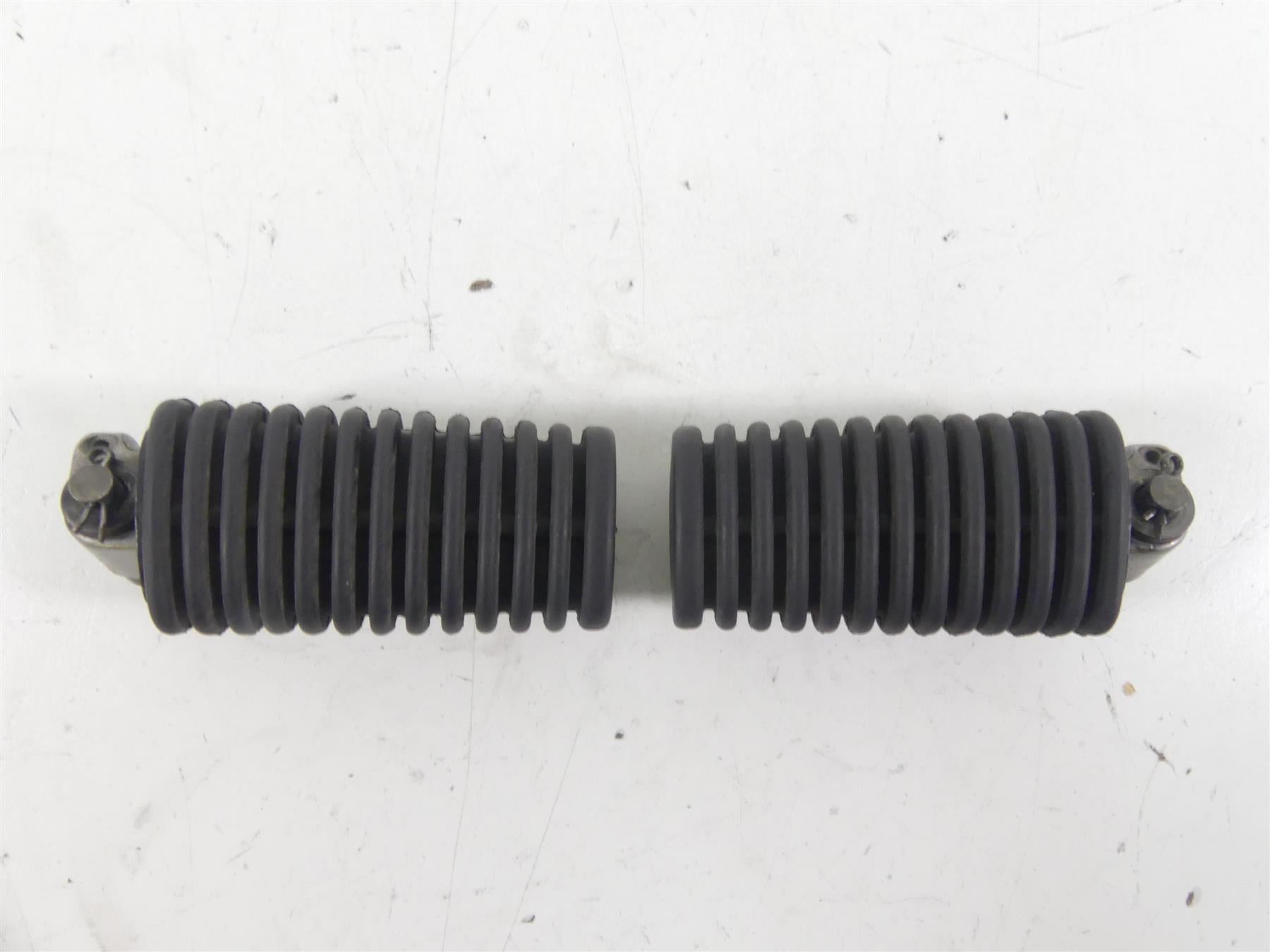 2003 BMW R1150 GS R21 Passenger Footpeg Foot Peg Set 46712314761 46712314762 {{ shop.shopifyCountryName }} - Mototech271