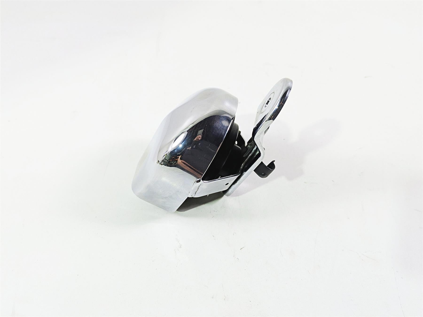2004 Harley Softail FXSTDI Deuce Horn & Chrome Cover 61300478A 69060-90H {{ shop.shopifyCountryName }} - Mototech271