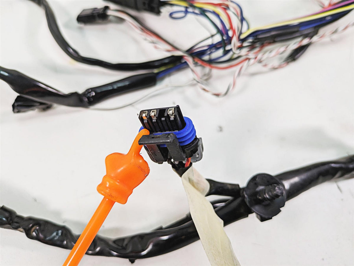 2019 Harley Touring FLHX Street Glide Front Wiring Harness -Read 69200121A {{ shop.shopifyCountryName }} - Mototech271