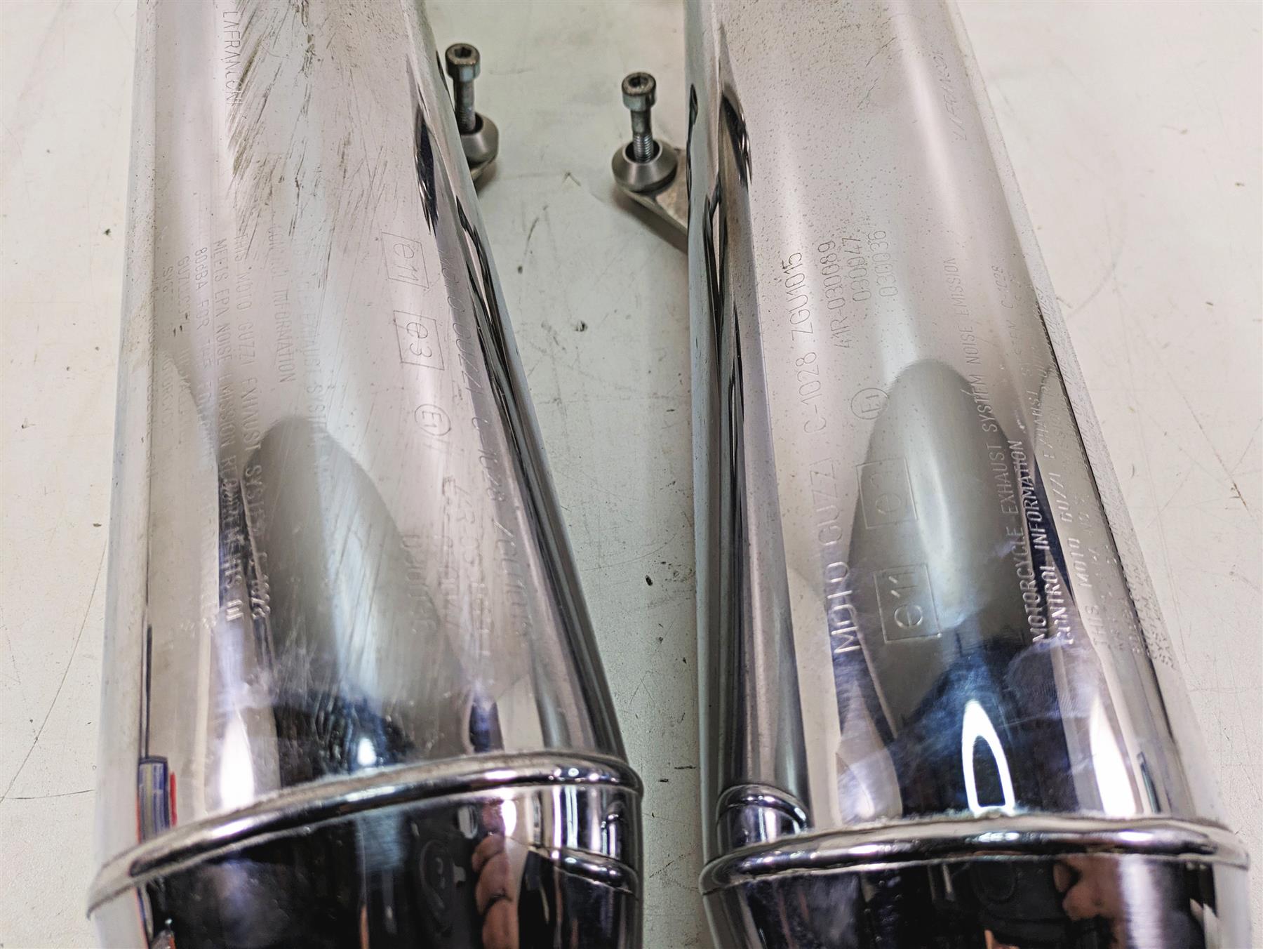 2013 Moto Guzzi V7 750 Stone Oem Exhaust Muffler Pipes Set 2B000177 884136 {{ shop.shopifyCountryName }} - Mototech271
