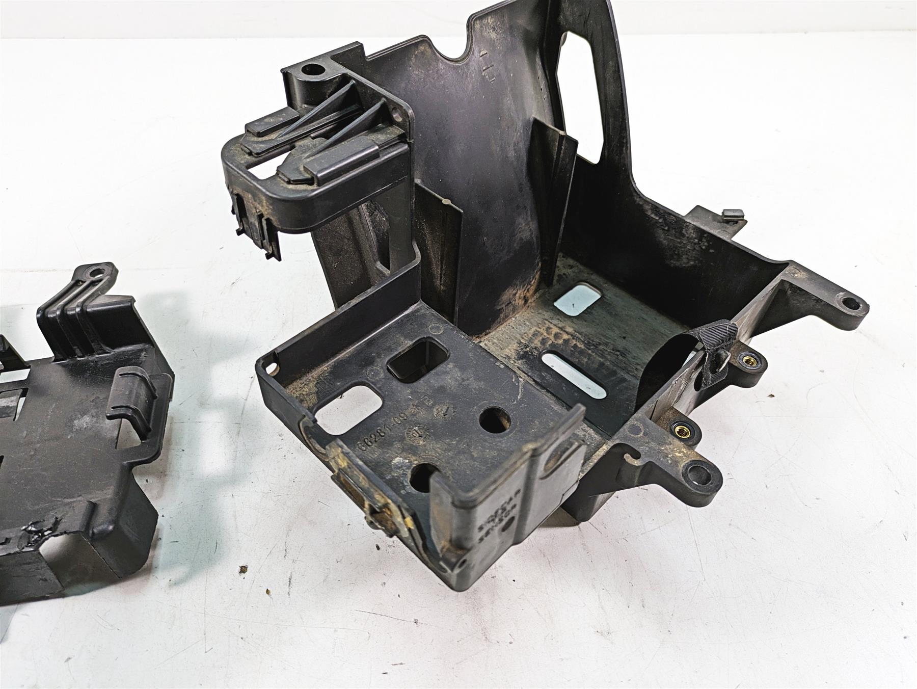 2011 Harley Touring FLHR Road King Battery & Electrical Holder Set 66281-09B {{ shop.shopifyCountryName }} - Mototech271