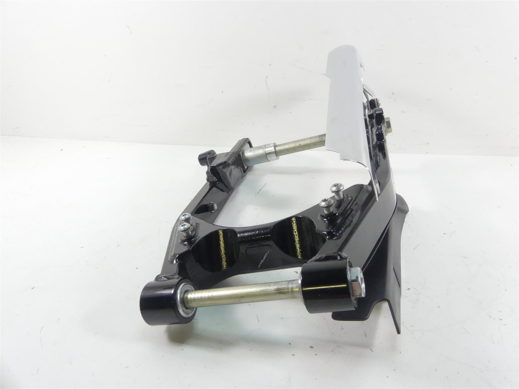 2014 Harley FXDL Dyna Low Rider Rear Swingarm 25mm Axle & Belt Guards 47820-10 {{ shop.shopifyCountryName }} - Mototech271