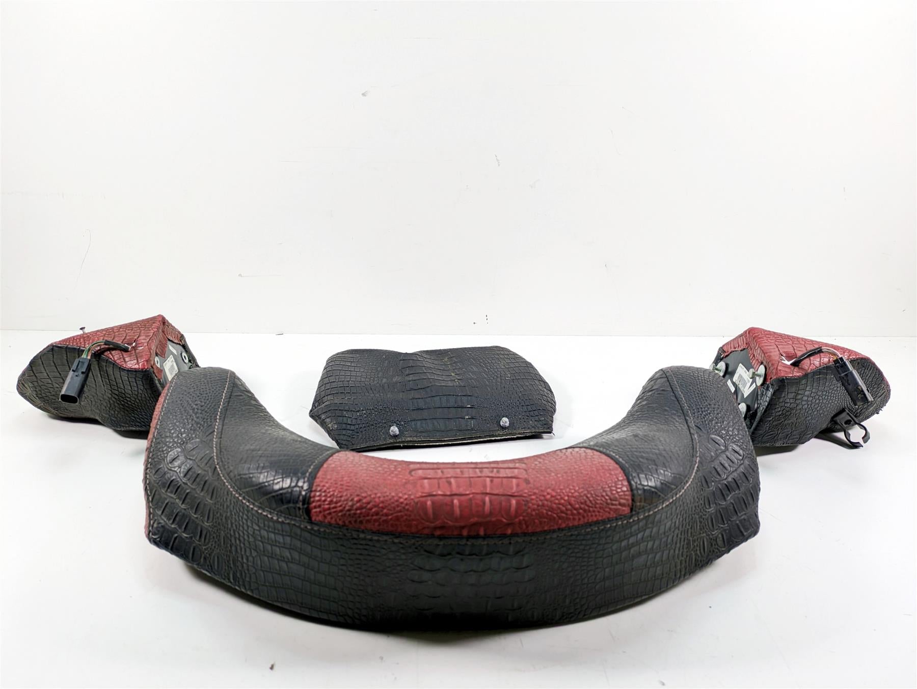09-13 Harley Touring Alligator Skin Trunk Backrest & Speaker Housings 52950-10 {{ shop.shopifyCountryName }} - Mototech271