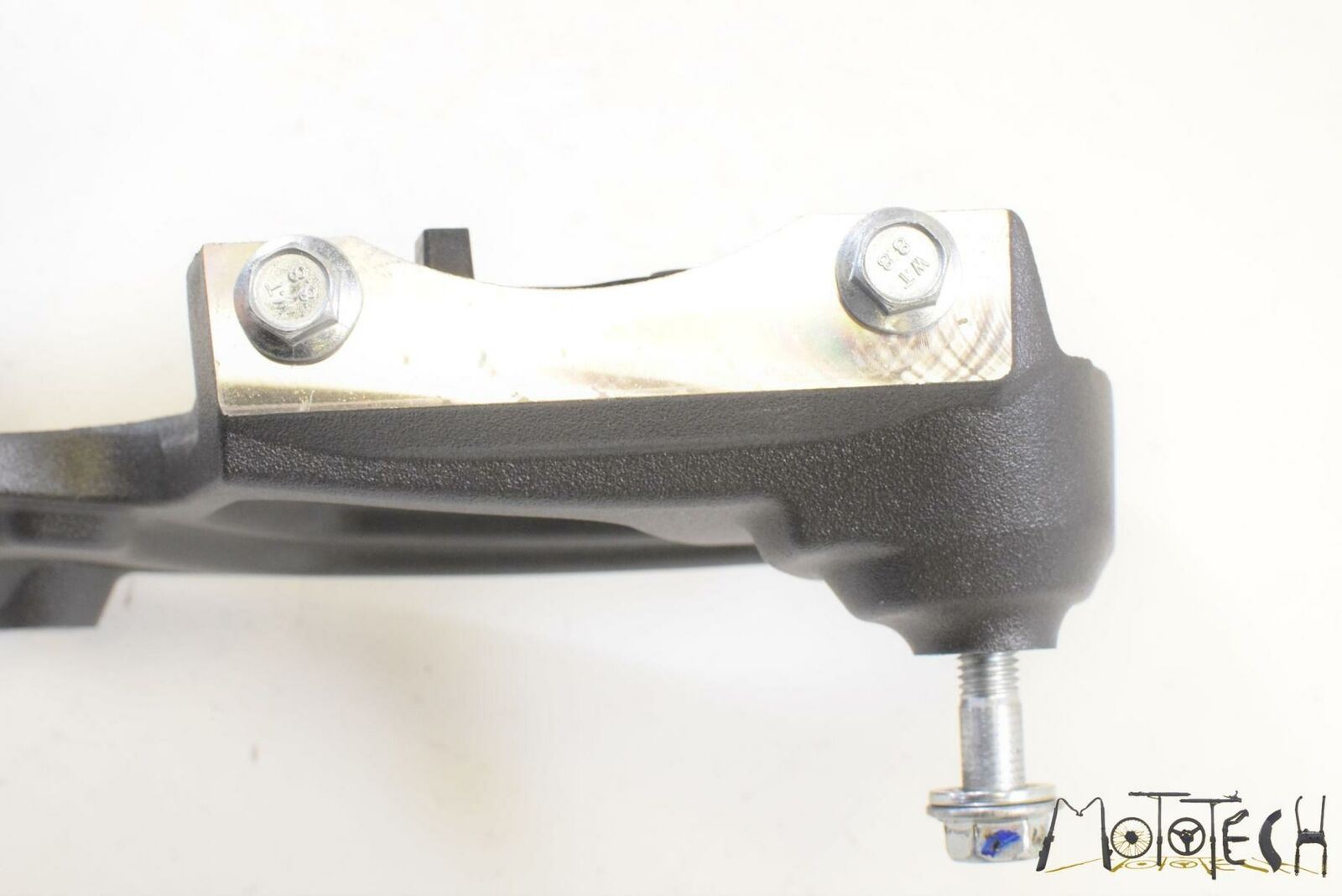 2019 Indian Scout Right Center Frame Plate Bracket 5139625-650 {{ shop.shopifyCountryName }} - Mototech271