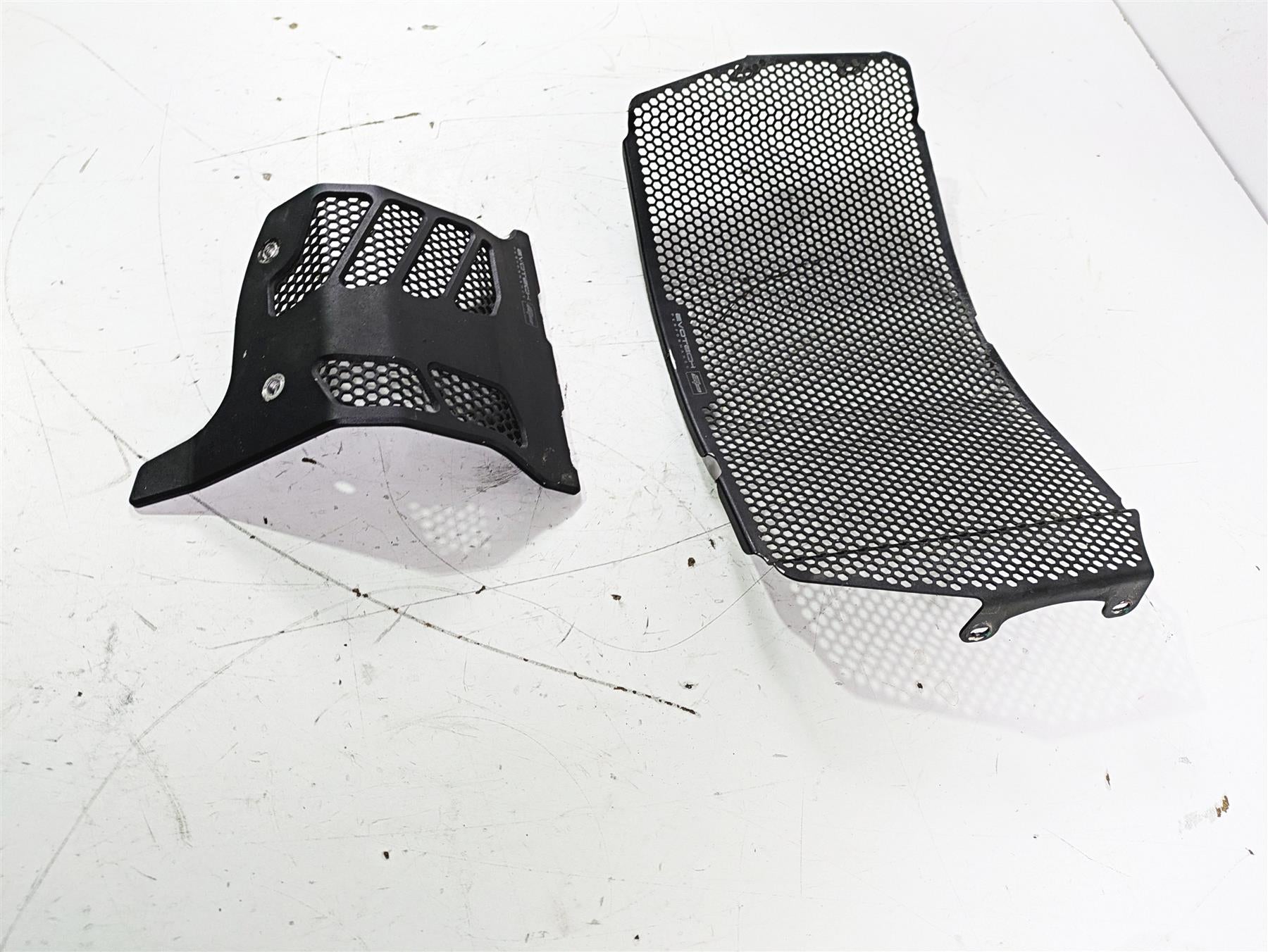2017 Ducati Monster 1200 S Evotech Oil Cooler & Radiator Guard Set PRN011674 {{ shop.shopifyCountryName }} - Mototech271