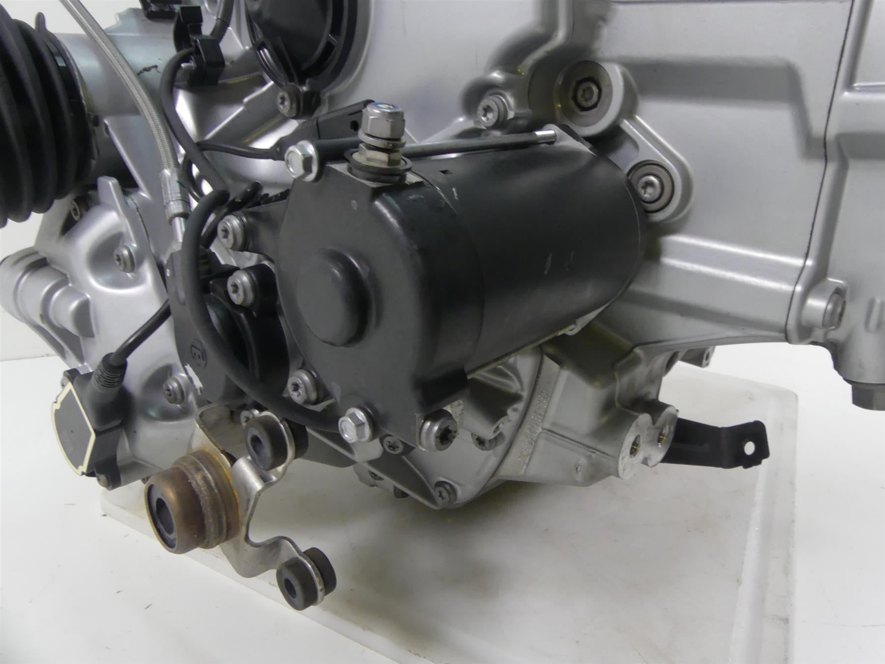 2015 BMW R1200RT K52 Running Engine Motor 16K + Trailing Arm - Read 11008389101 {{ shop.shopifyCountryName }} - Mototech271