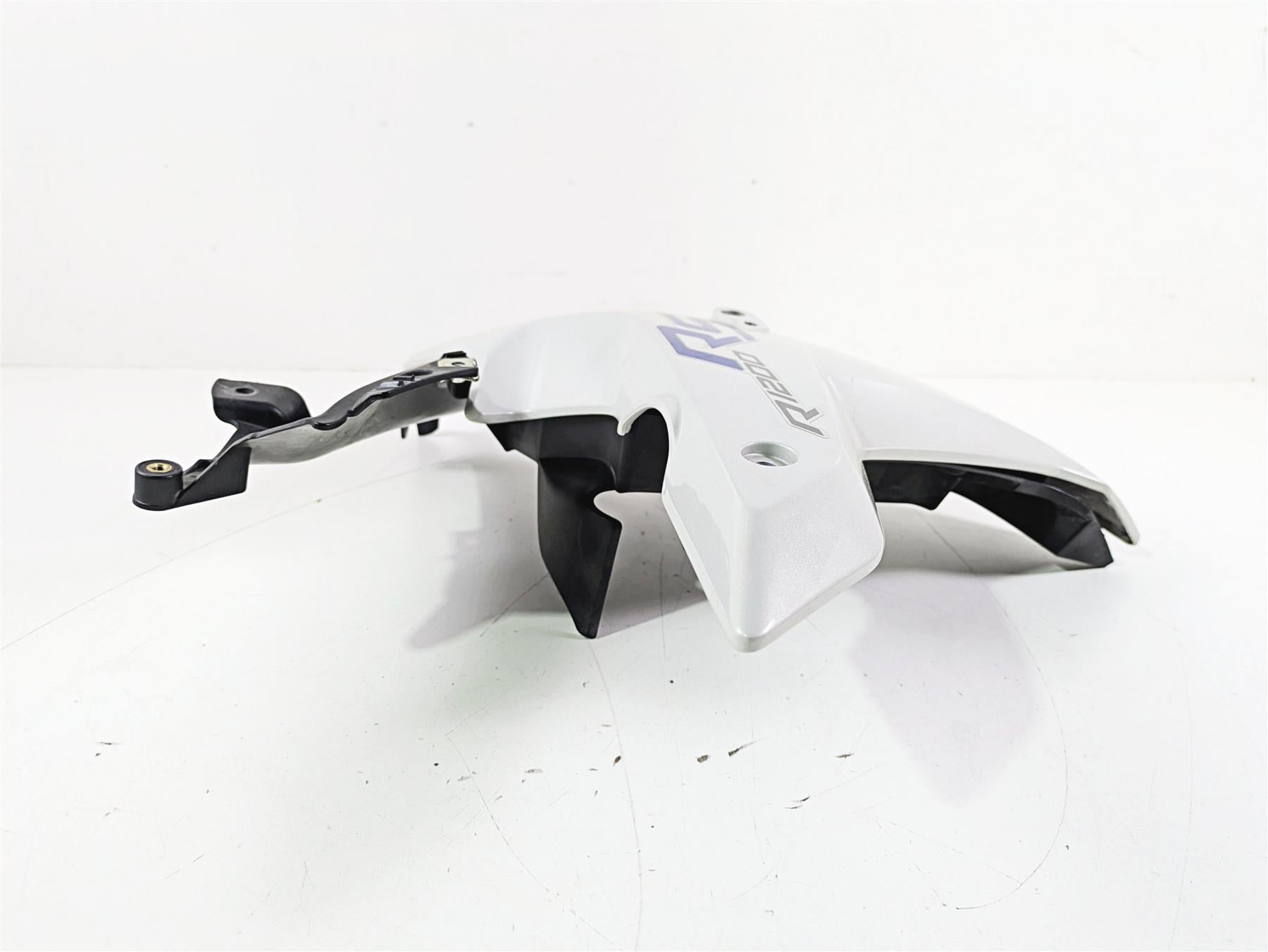2016 BMW R1200RS K54 Right Main Radiator Fairing Cover Lightgray 46638556736 {{ shop.shopifyCountryName }} - Mototech271
