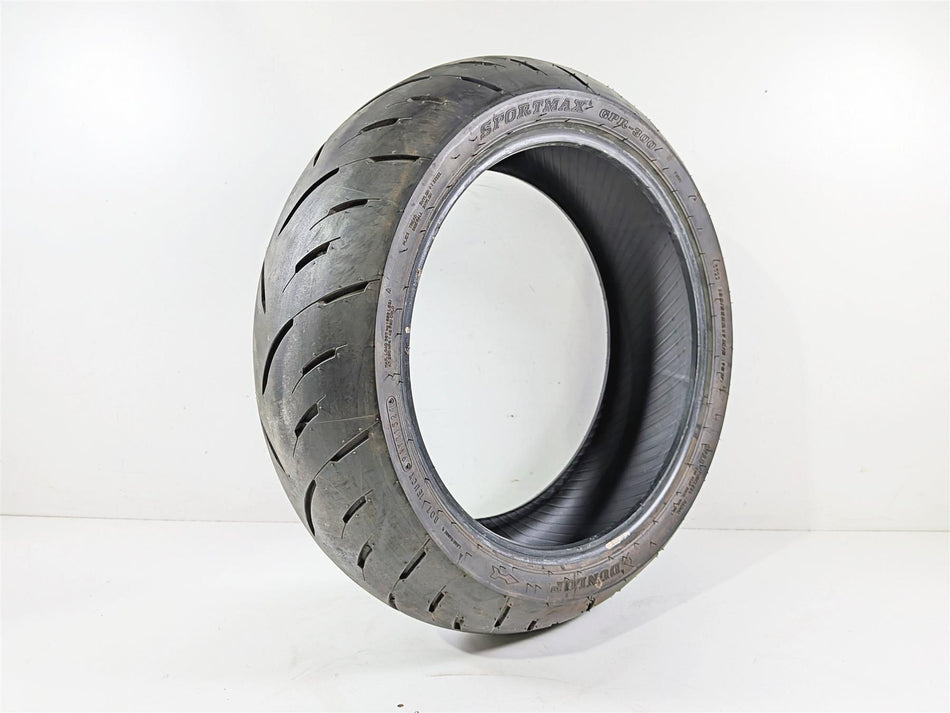 Used Motorcycle Rear Tire Dunlop 190/55R17 GPR-300 Sportmax DOT 1524 45067876 {{ shop.shopifyCountryName }} - Mototech271