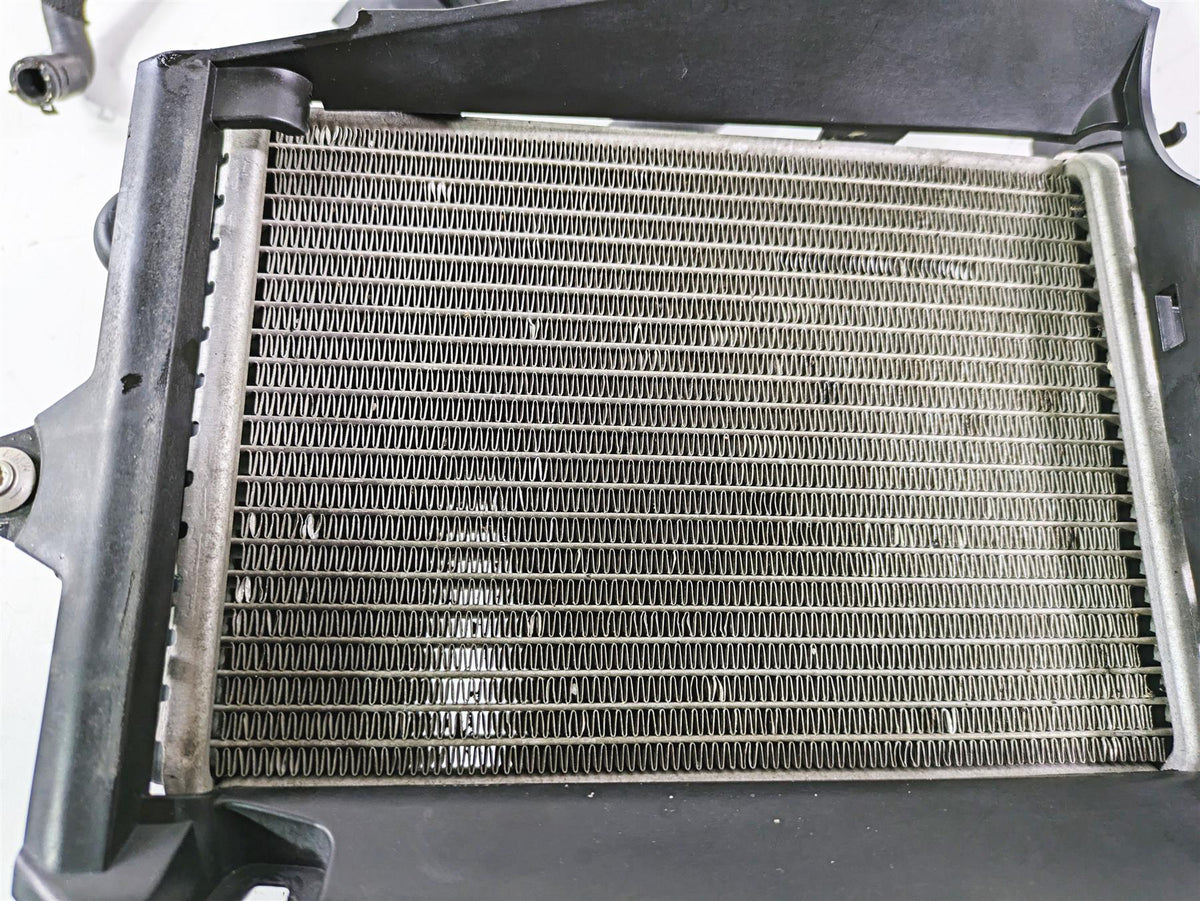 2018 BMW R1200GS GSW K50 Left Radiator + Thermostat Fan & Cover Set 17118546408 {{ shop.shopifyCountryName }} - Mototech271