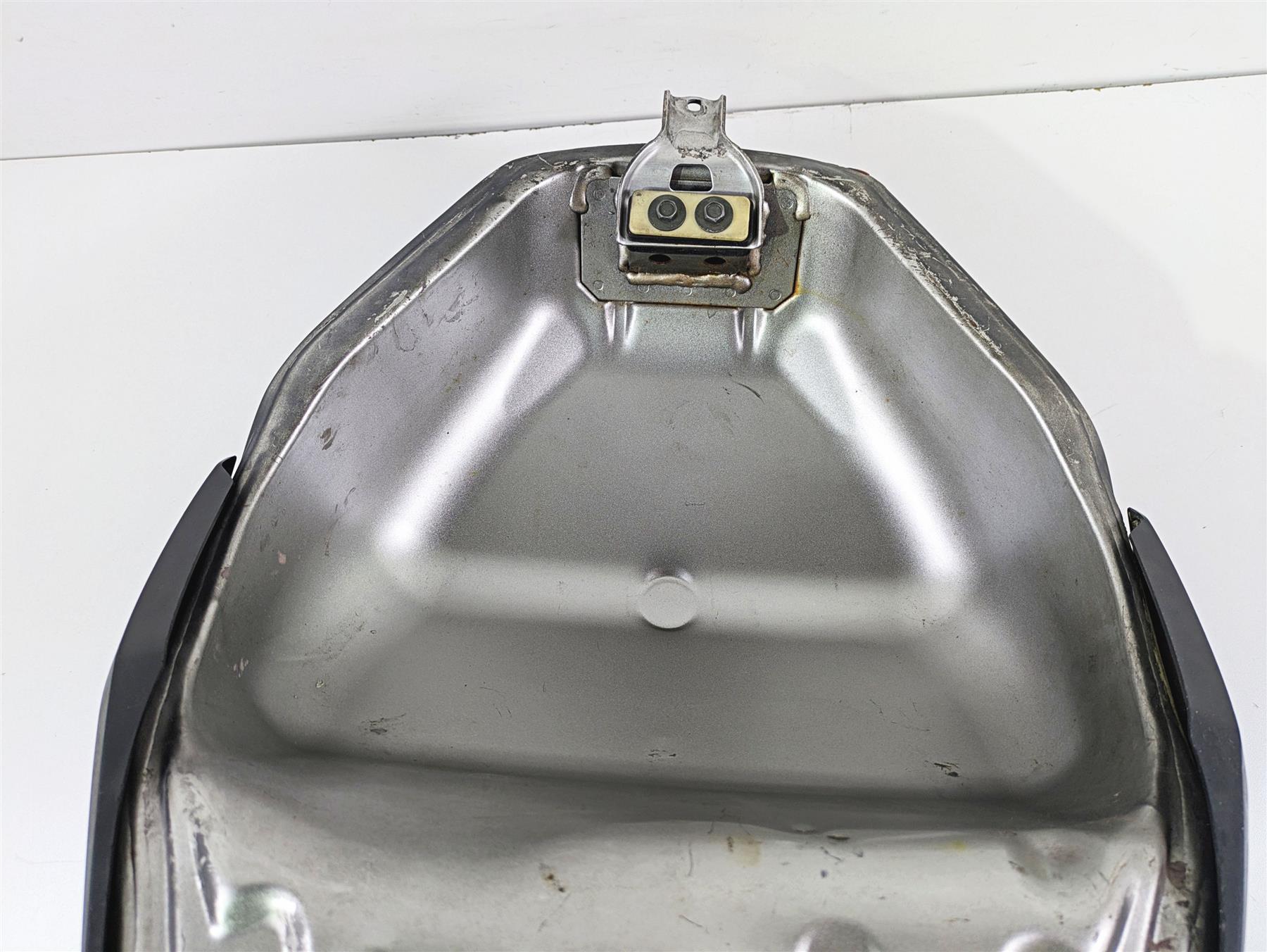 2002 Yamaha YZFR1 R1 Fuel Gas Petrol Tank & Aftermaket Lid 5PW-Y2410-30-01 {{ shop.shopifyCountryName }} - Mototech271